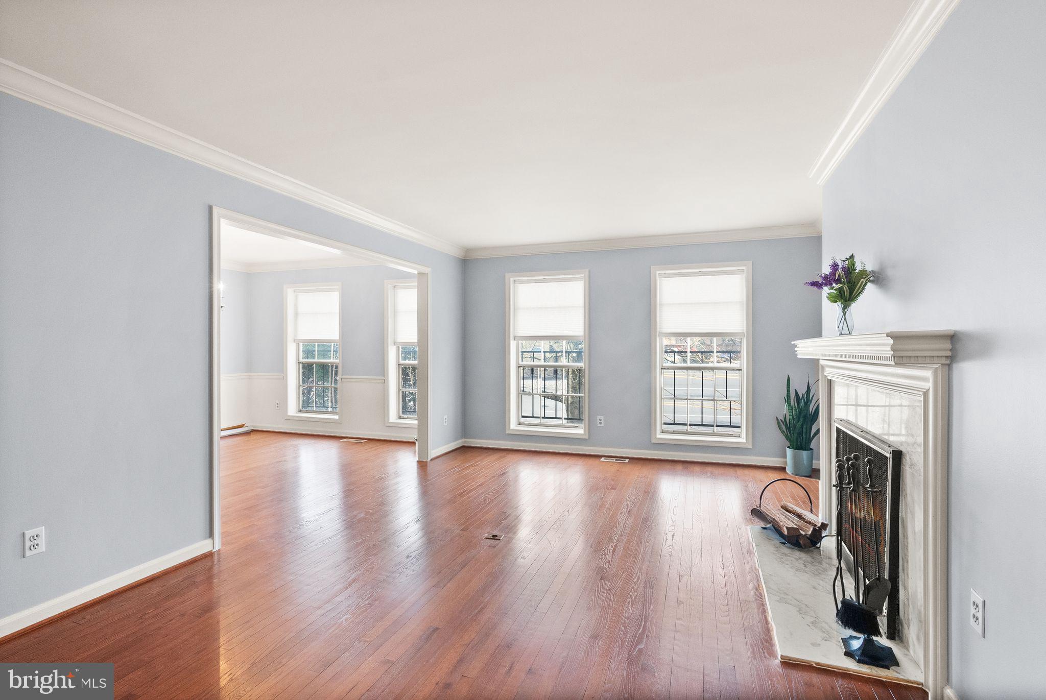 MCLEAN MEWS - Residential Lease