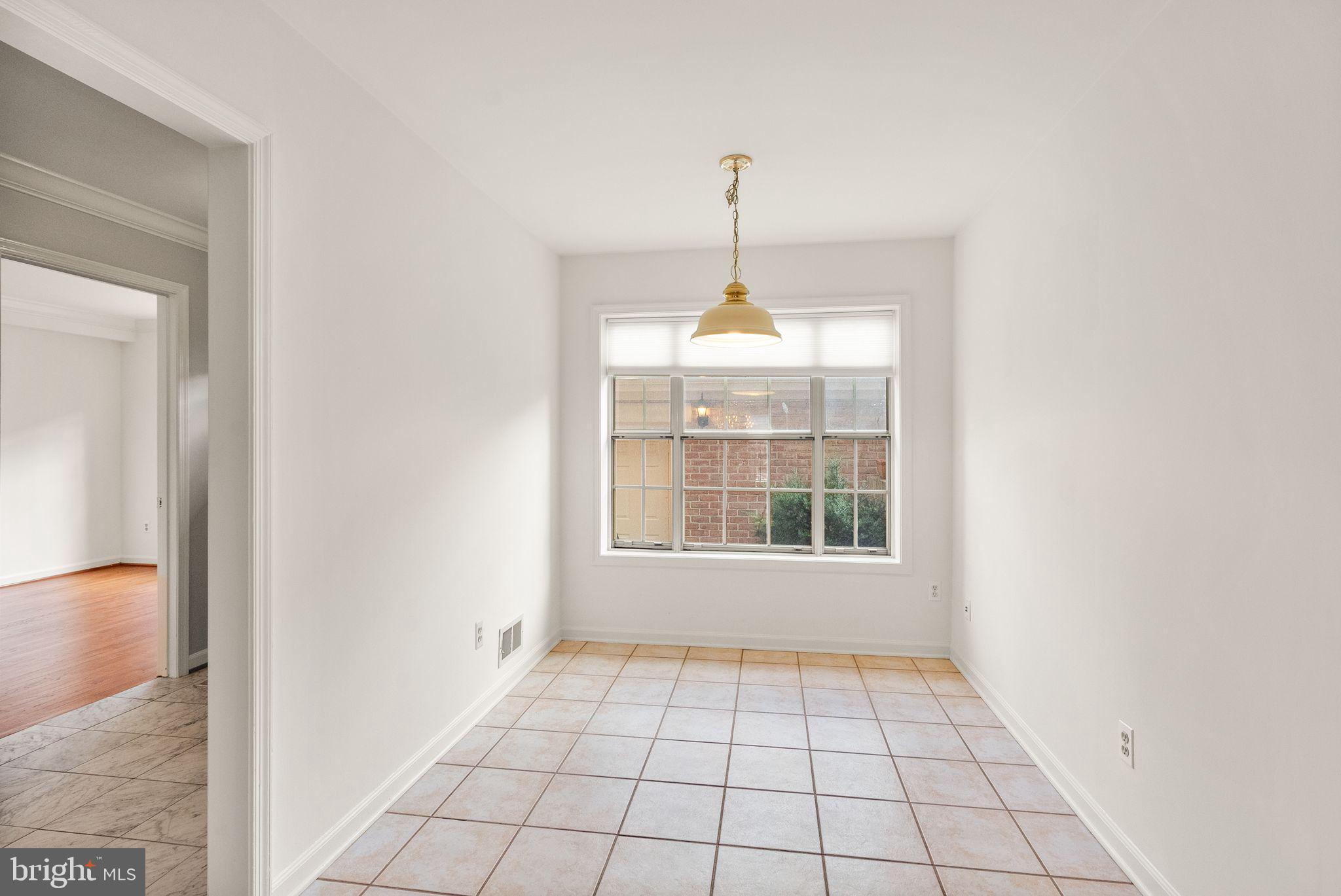 MCLEAN MEWS - Residential Lease