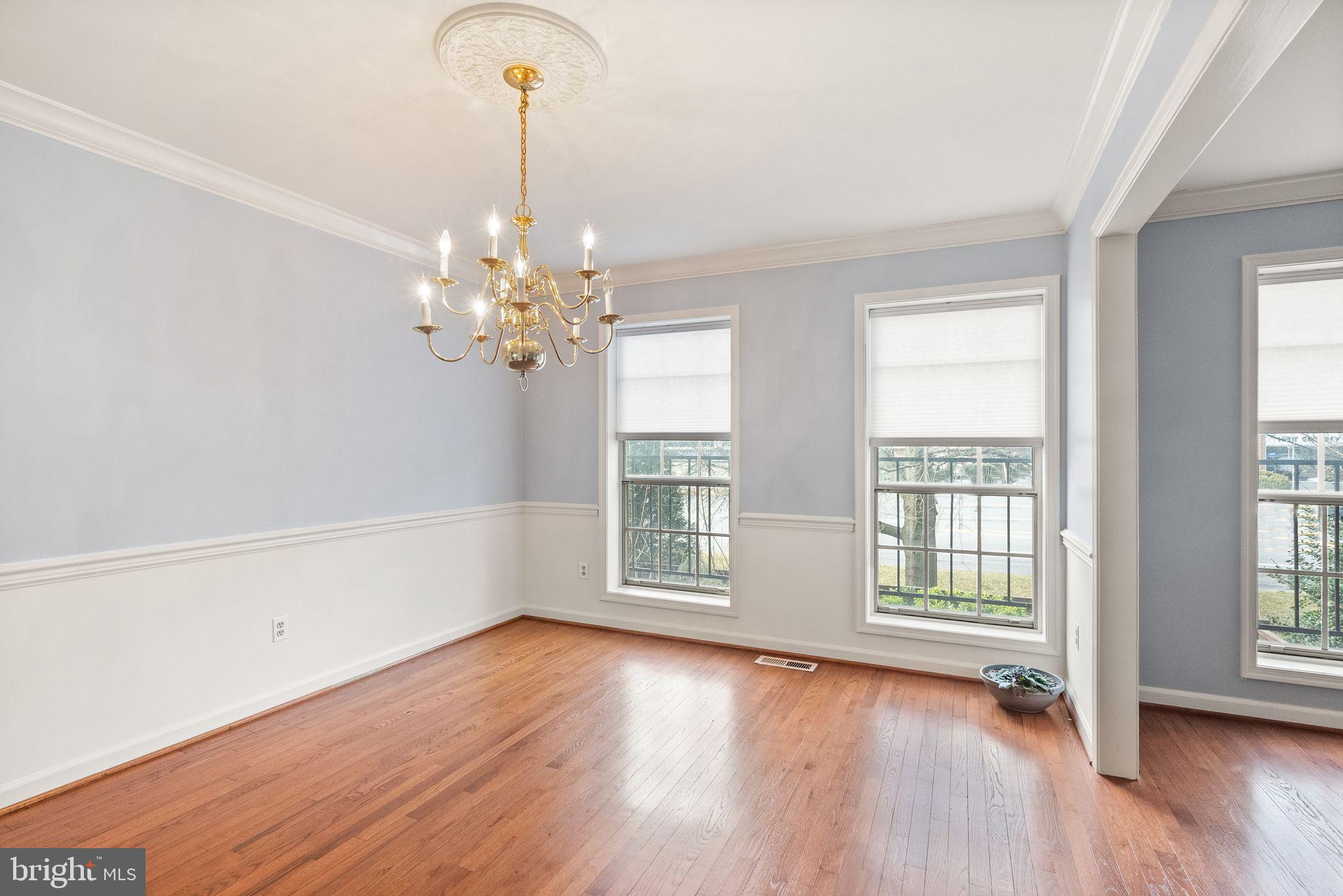 MCLEAN MEWS - Residential Lease