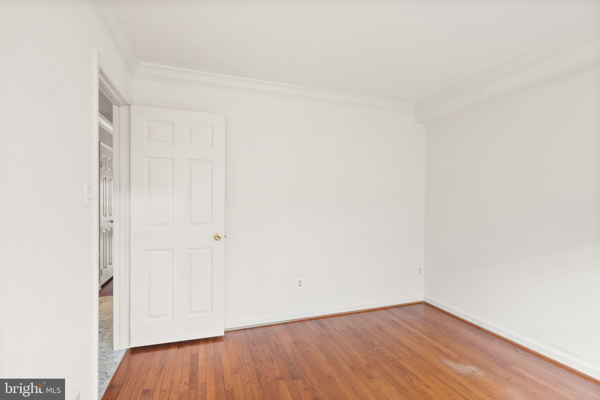 MCLEAN MEWS - Residential Lease