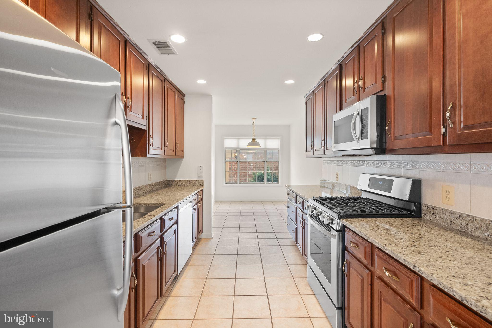 MCLEAN MEWS - Residential Lease