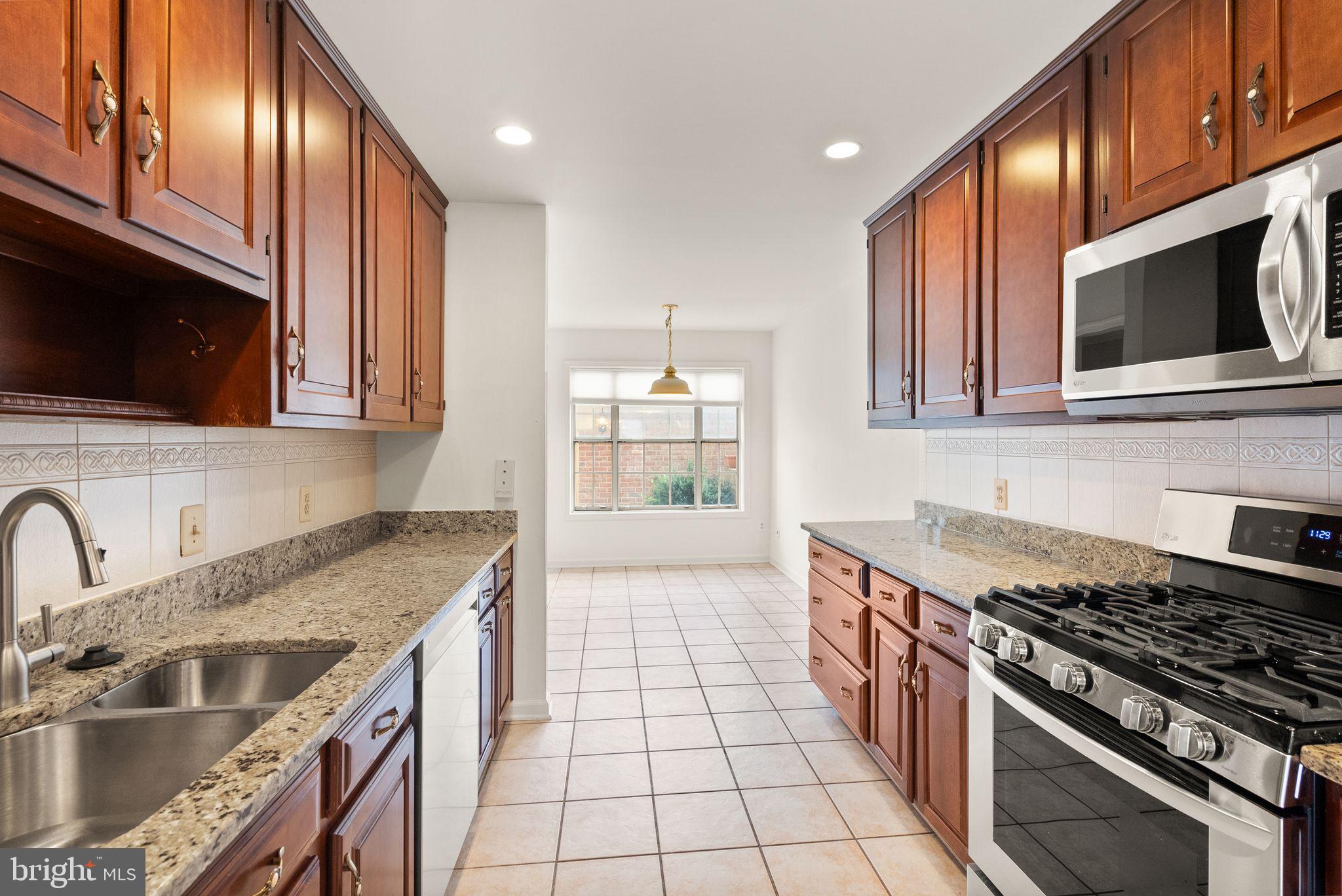 MCLEAN MEWS - Residential Lease