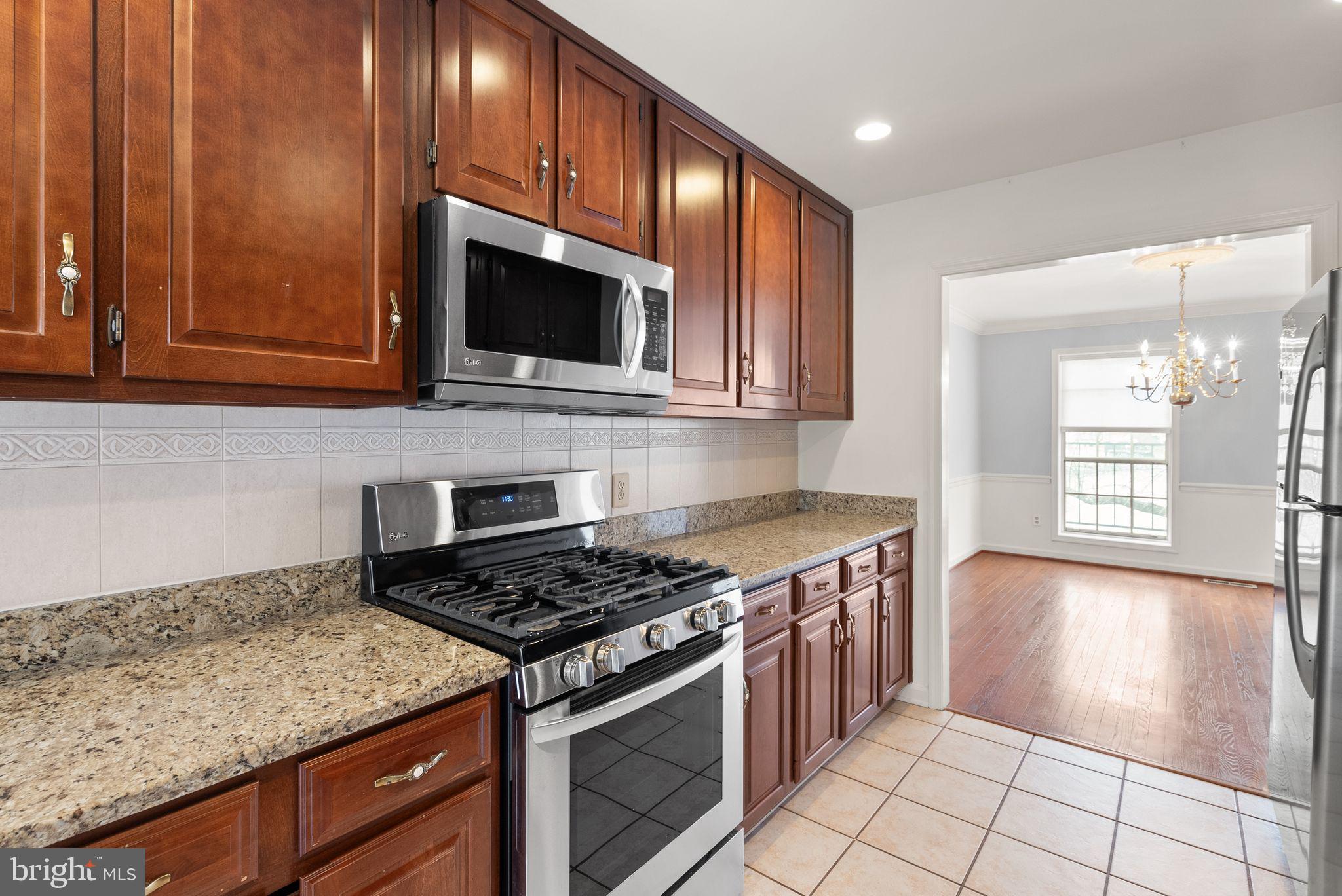 MCLEAN MEWS - Residential Lease