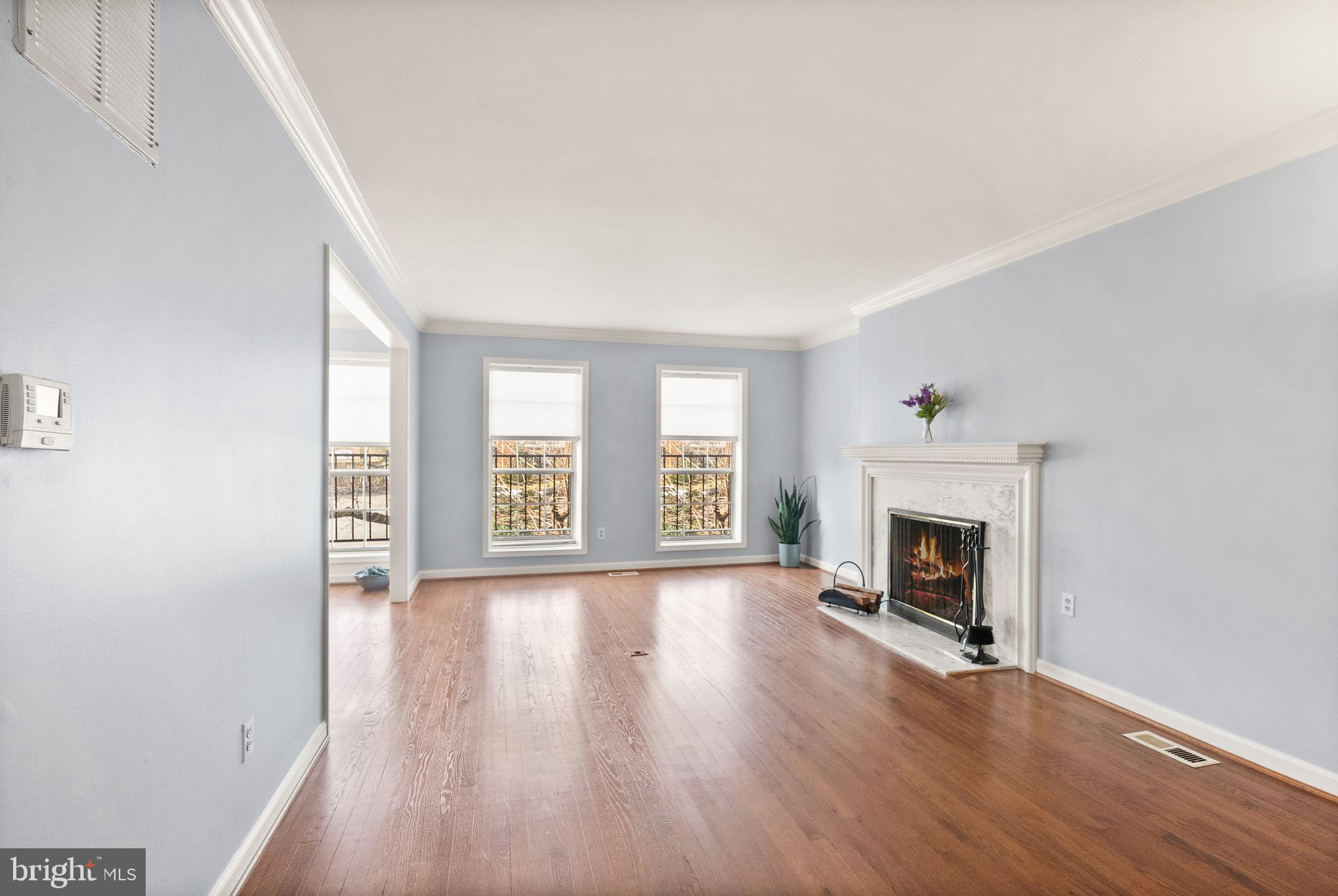 MCLEAN MEWS - Residential Lease