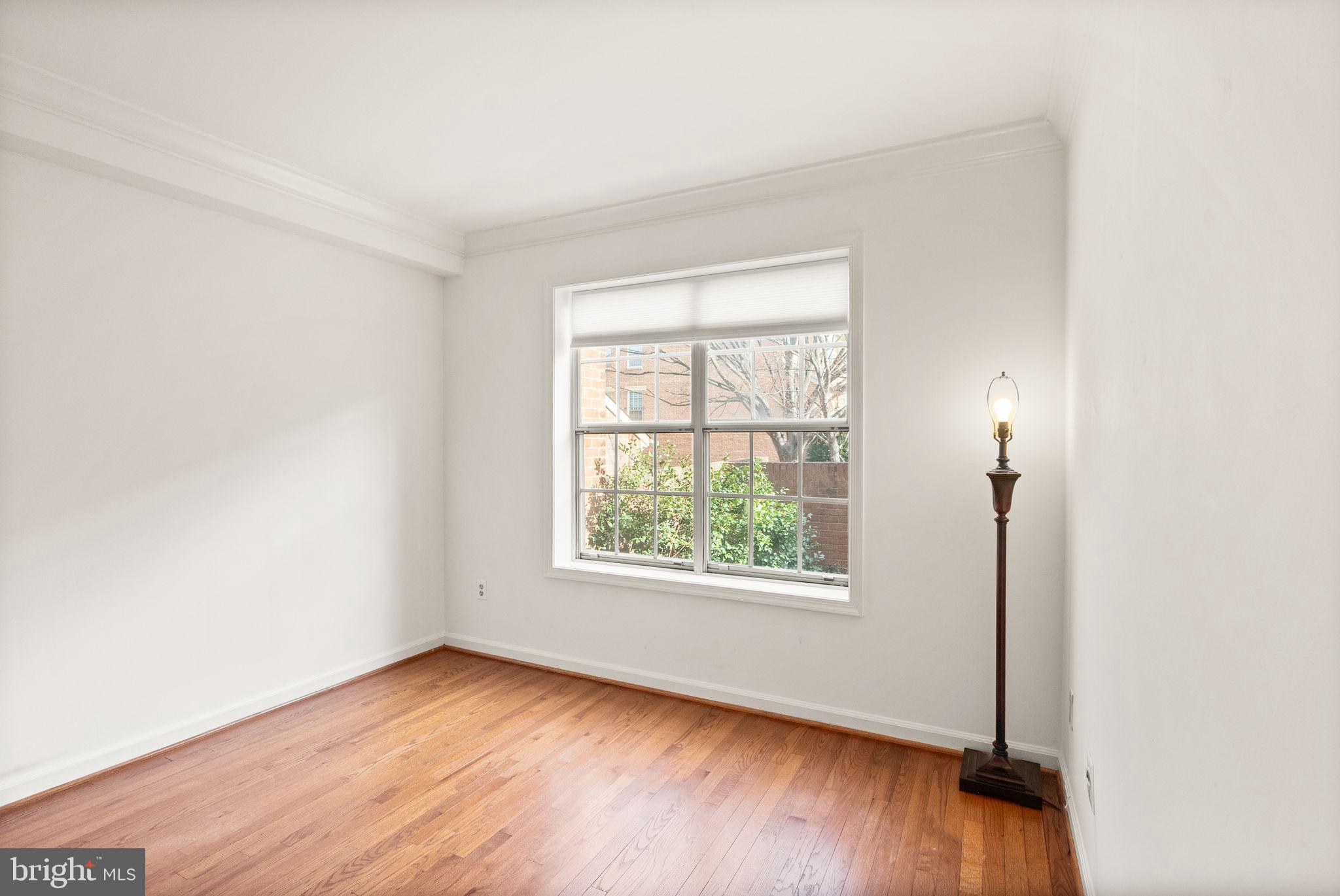 MCLEAN MEWS - Residential Lease