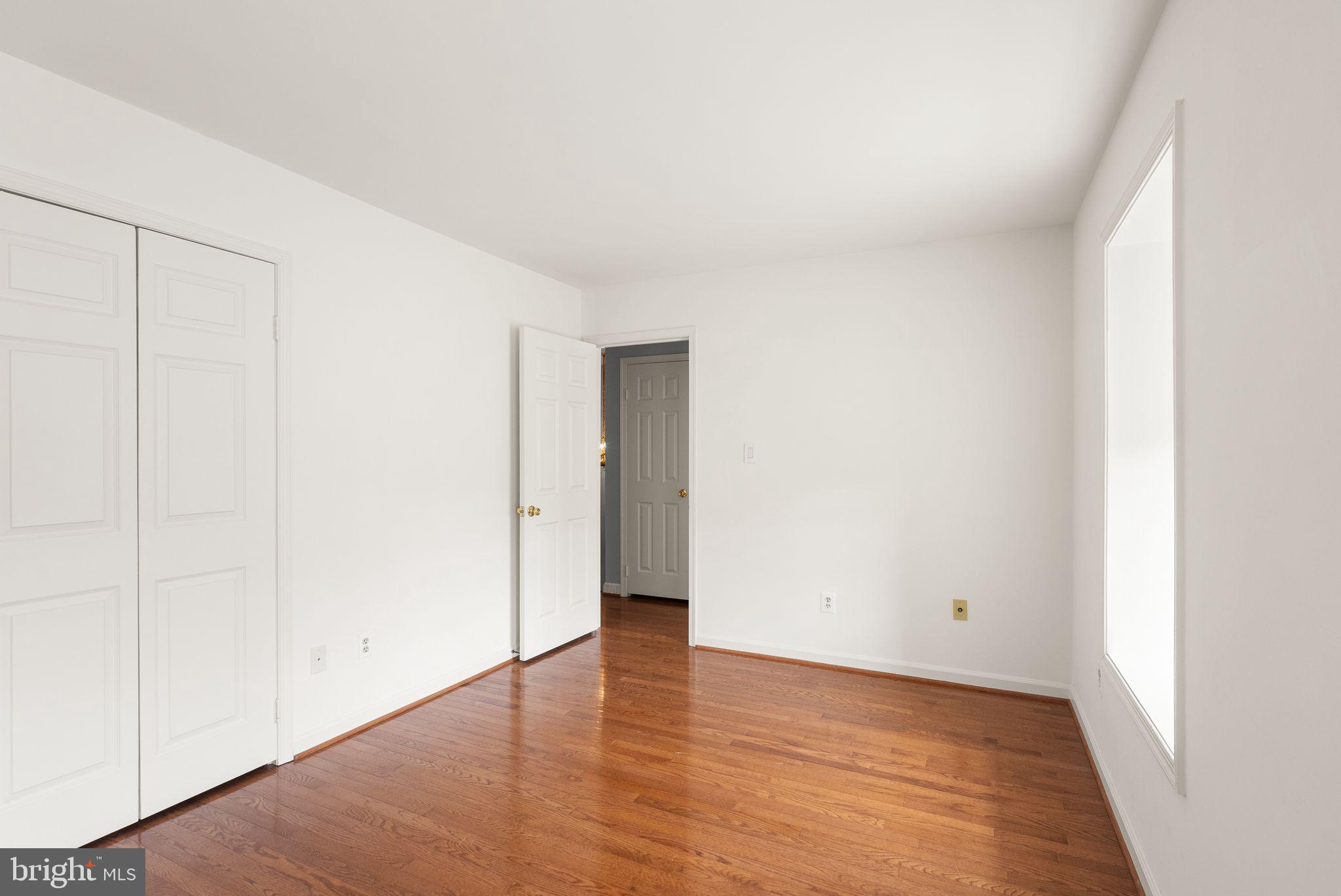 MCLEAN MEWS - Residential Lease