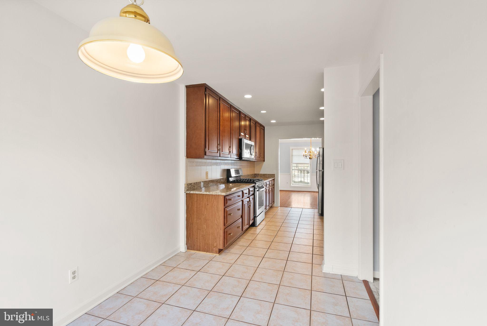 MCLEAN MEWS - Residential Lease