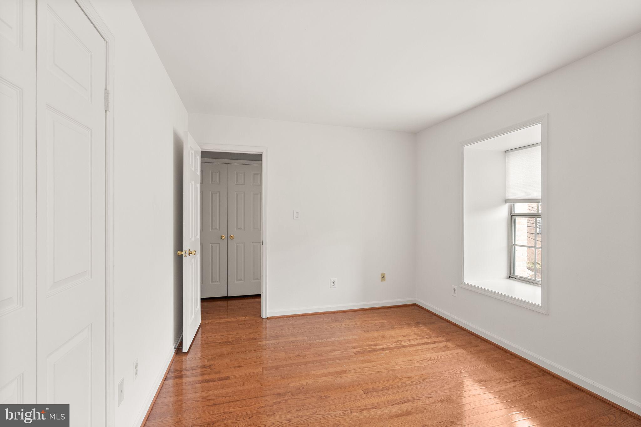 MCLEAN MEWS - Residential Lease