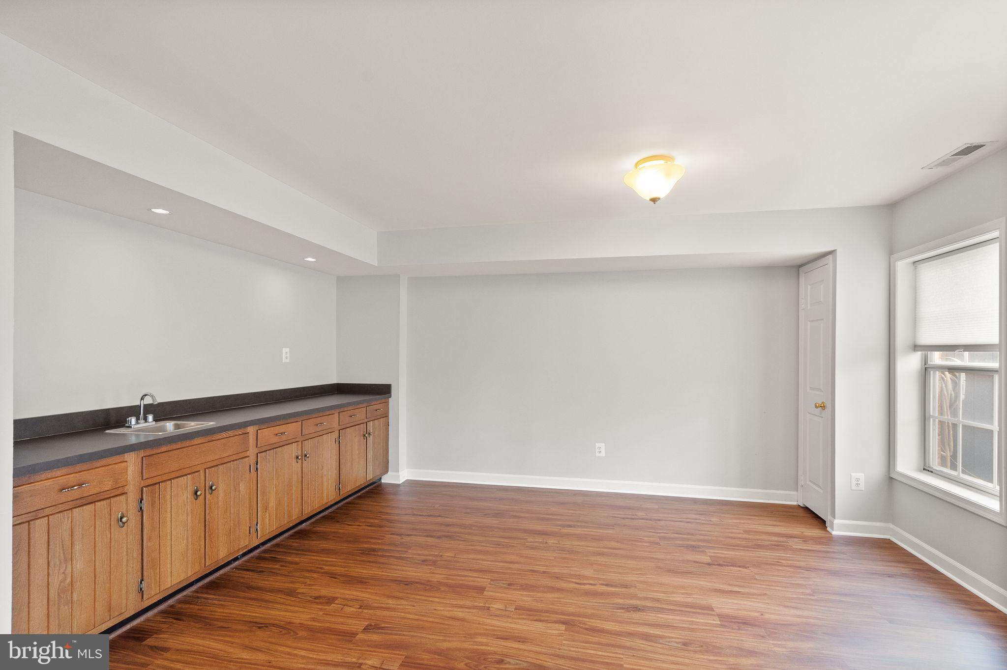 MCLEAN MEWS - Residential Lease