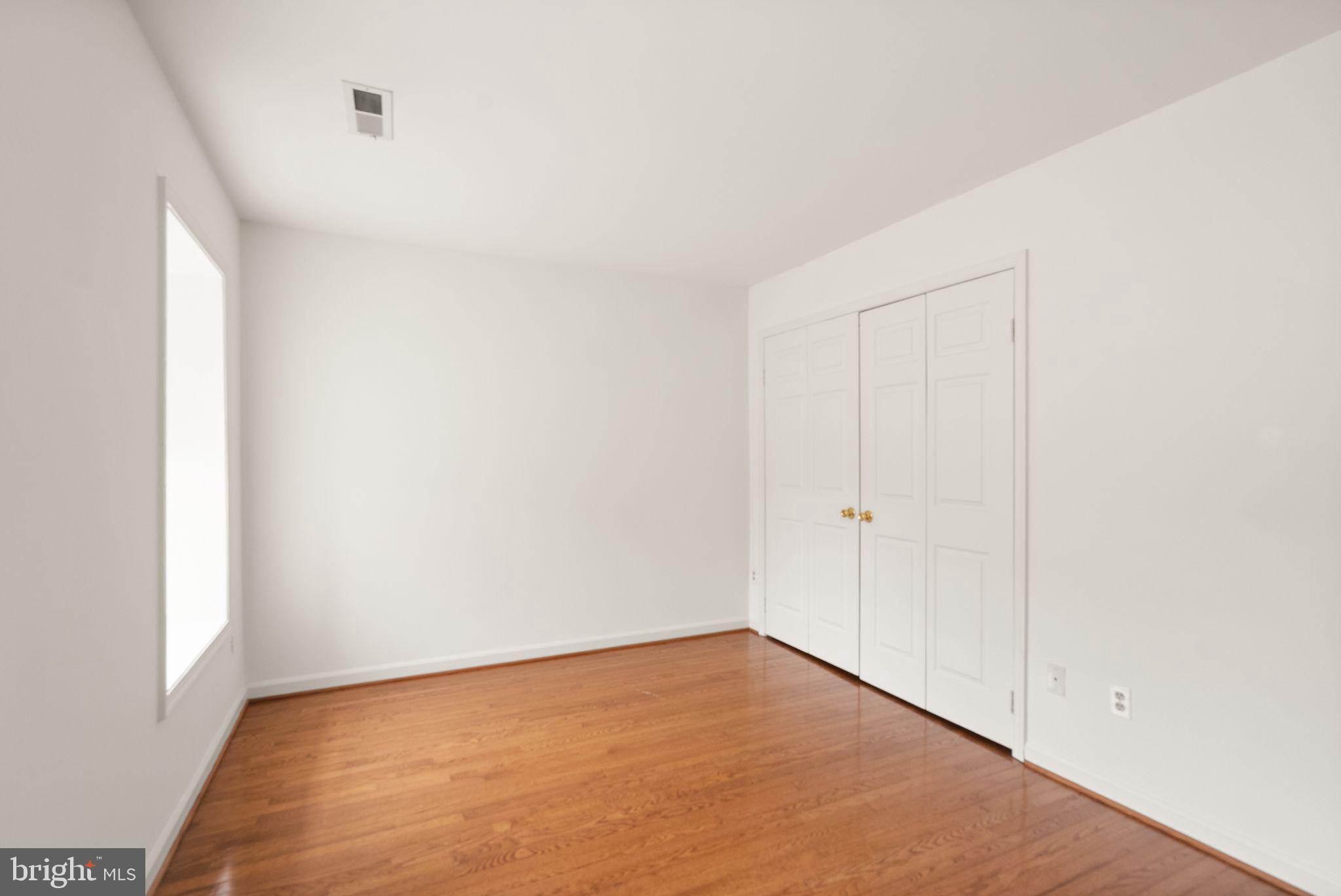 MCLEAN MEWS - Residential Lease