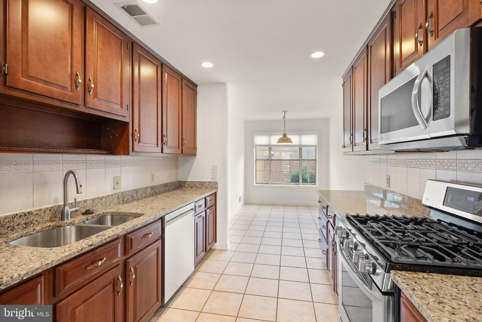 MCLEAN MEWS - Residential Lease