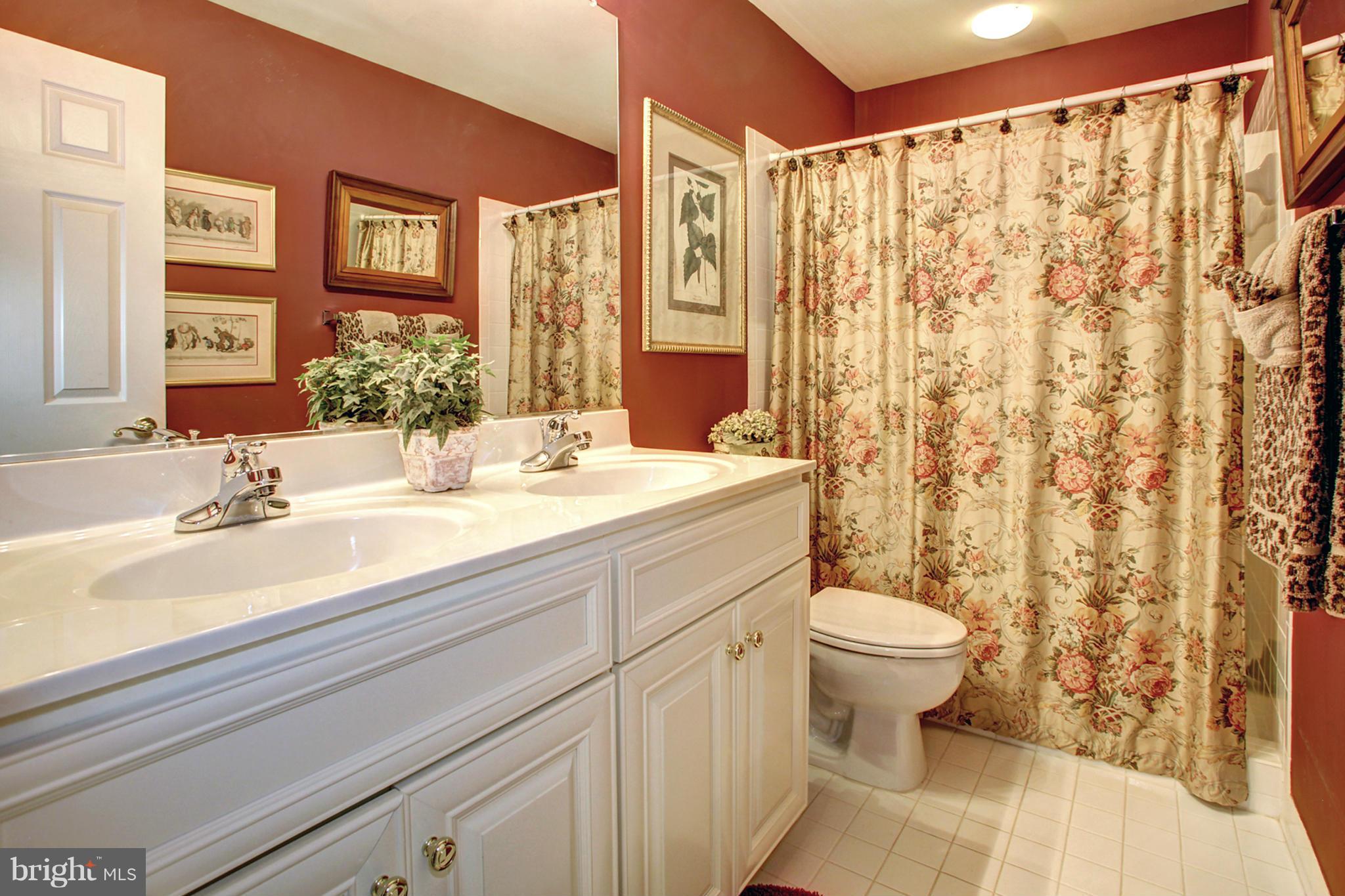 MCLEAN VILLAGE - Residential