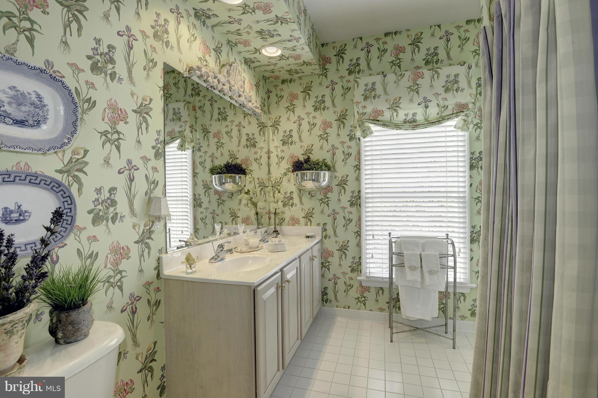 MCLEAN VILLAGE - Residential