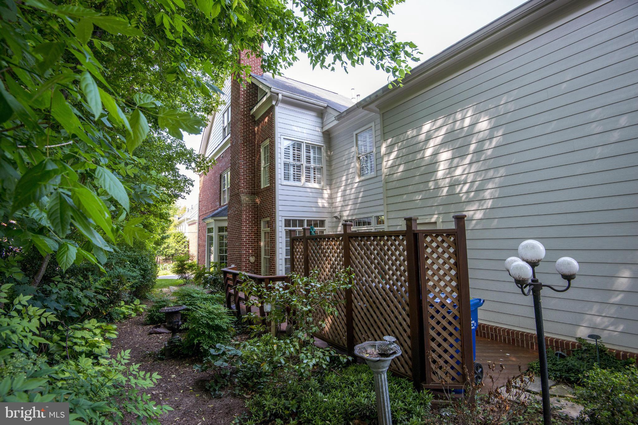 MCLEAN VILLAGE - Residential