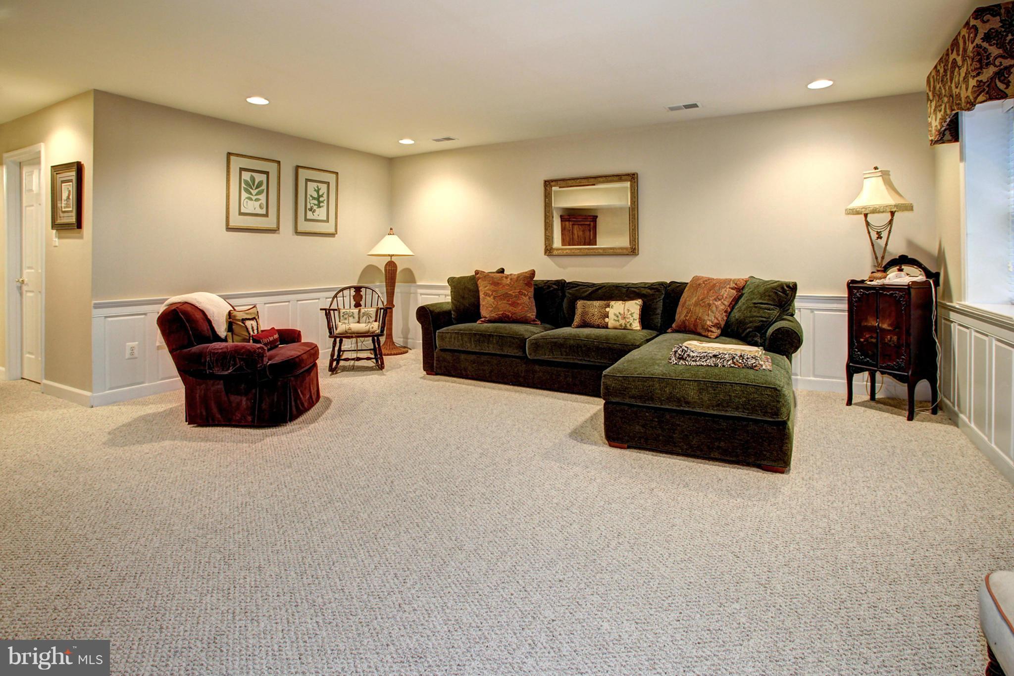 MCLEAN VILLAGE - Residential