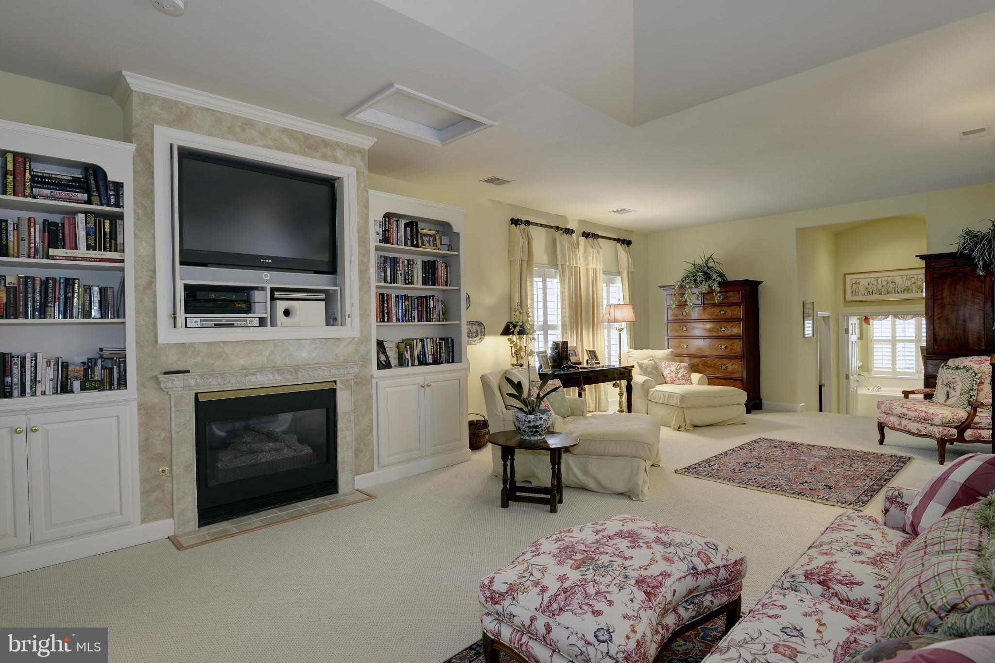 MCLEAN VILLAGE - Residential