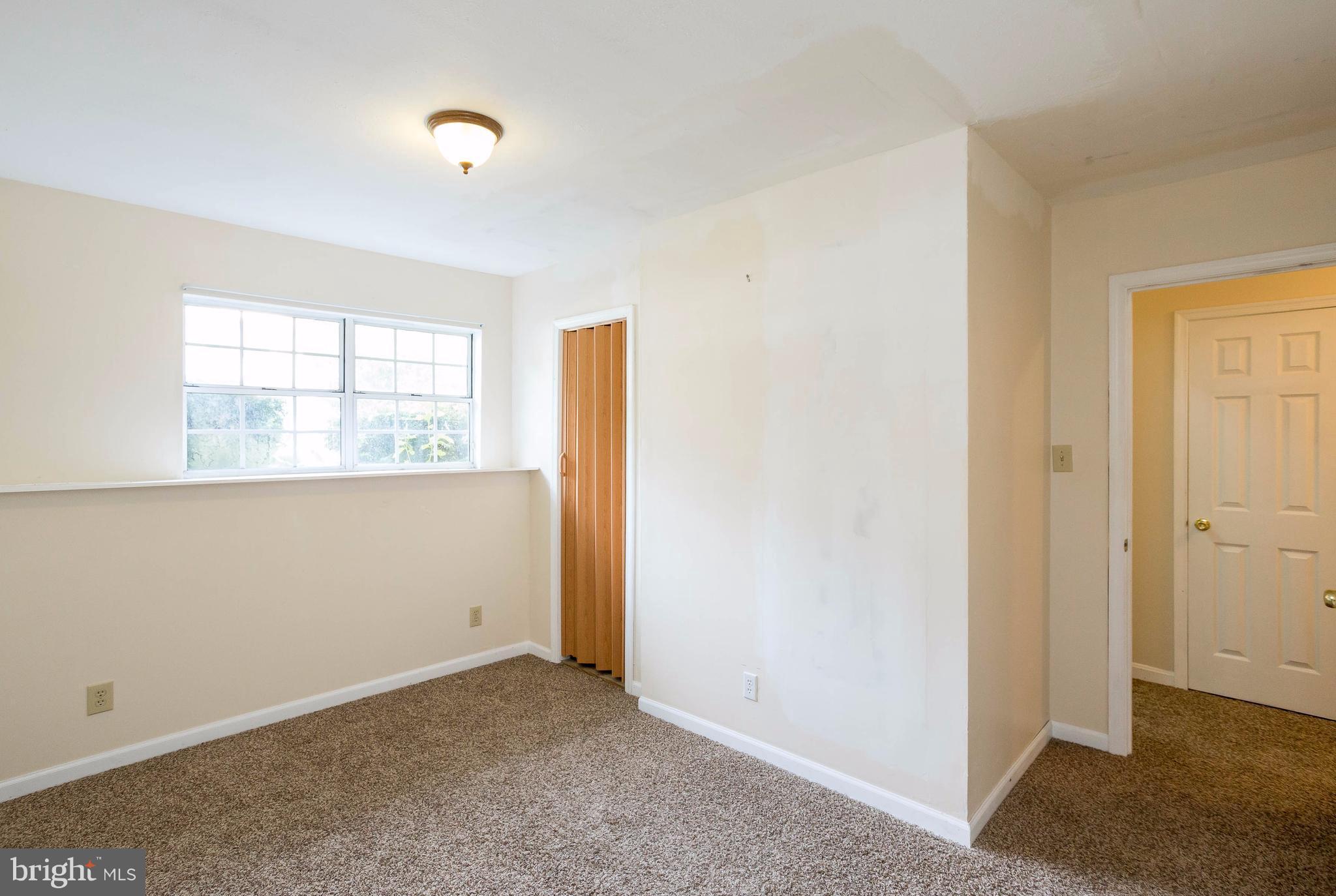 SPRING KNOLL - Residential