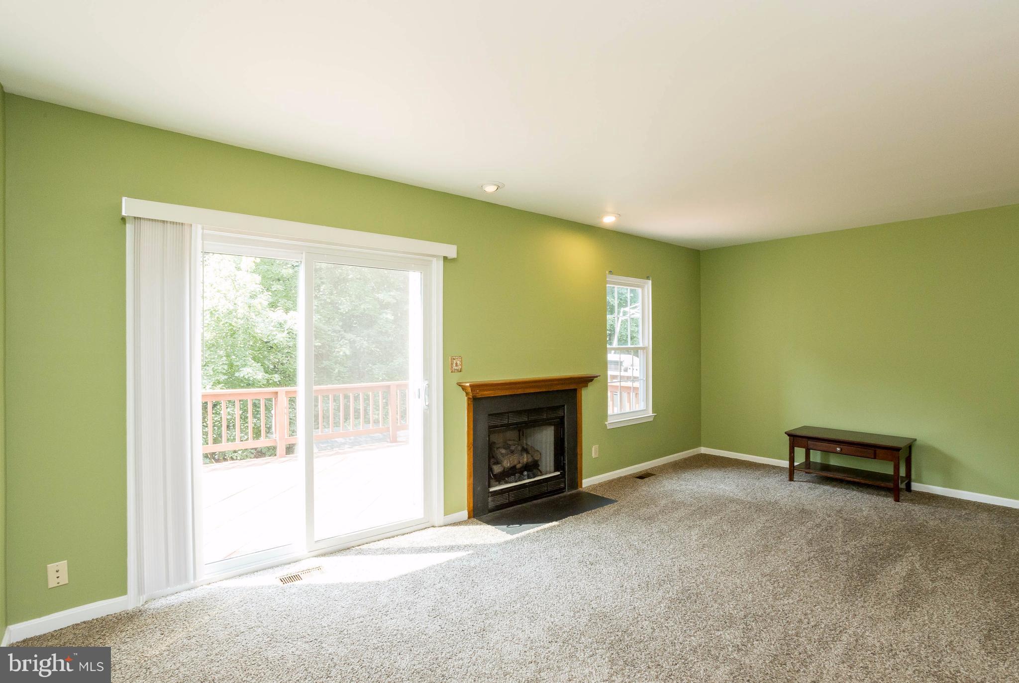 SPRING KNOLL - Residential