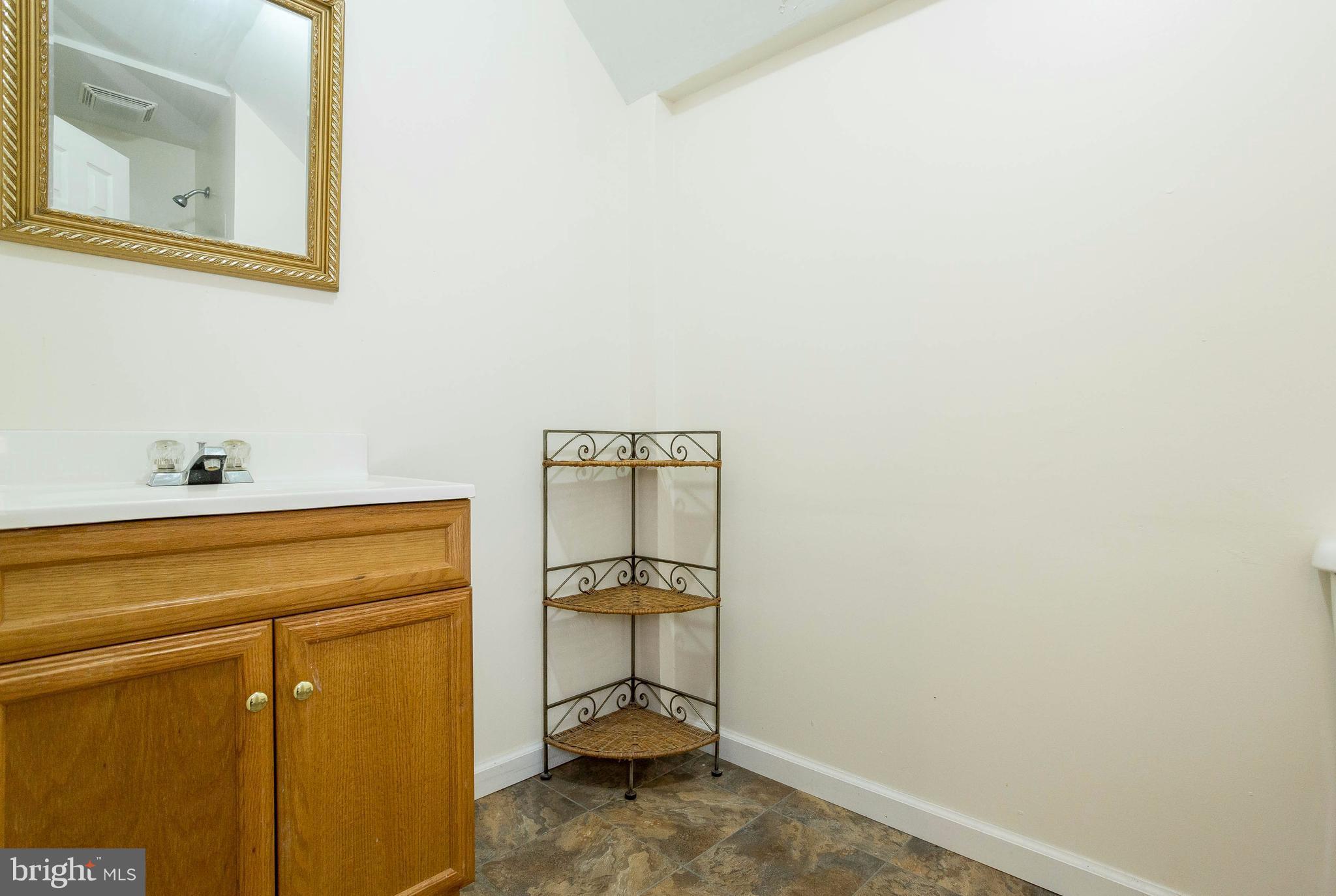 SPRING KNOLL - Residential