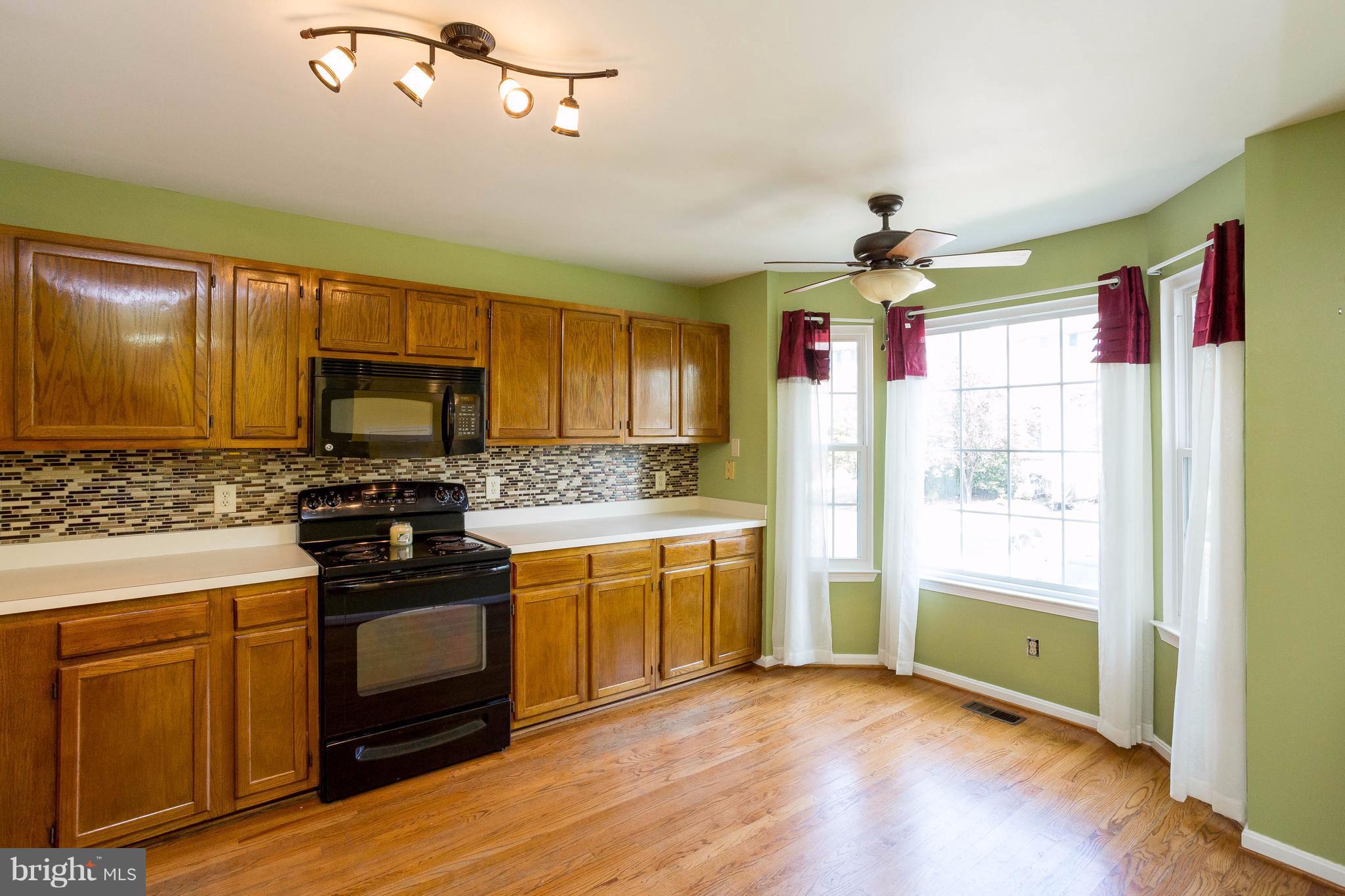 SPRING KNOLL - Residential