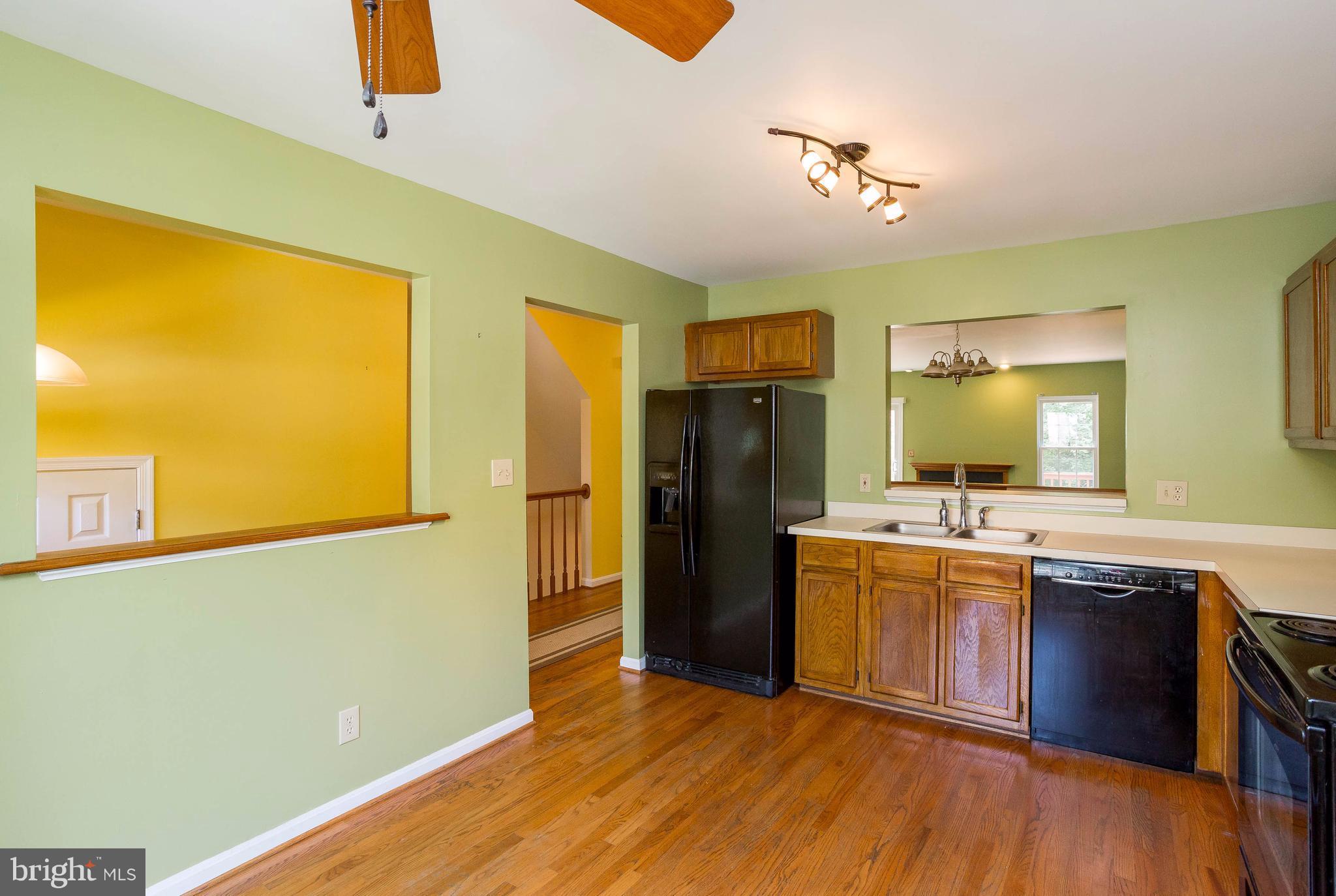 SPRING KNOLL - Residential