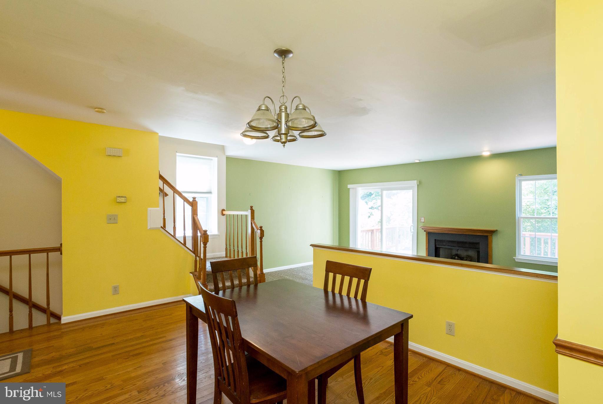 SPRING KNOLL - Residential