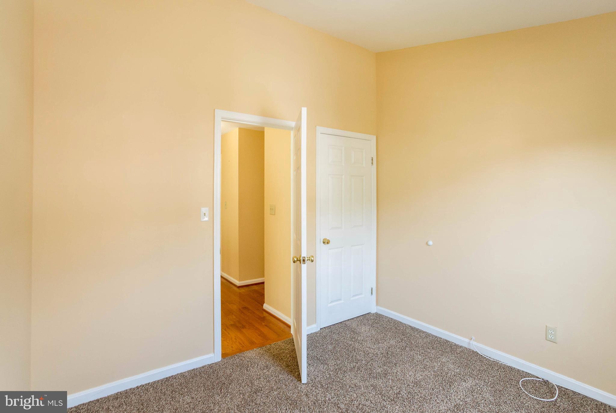 SPRING KNOLL - Residential