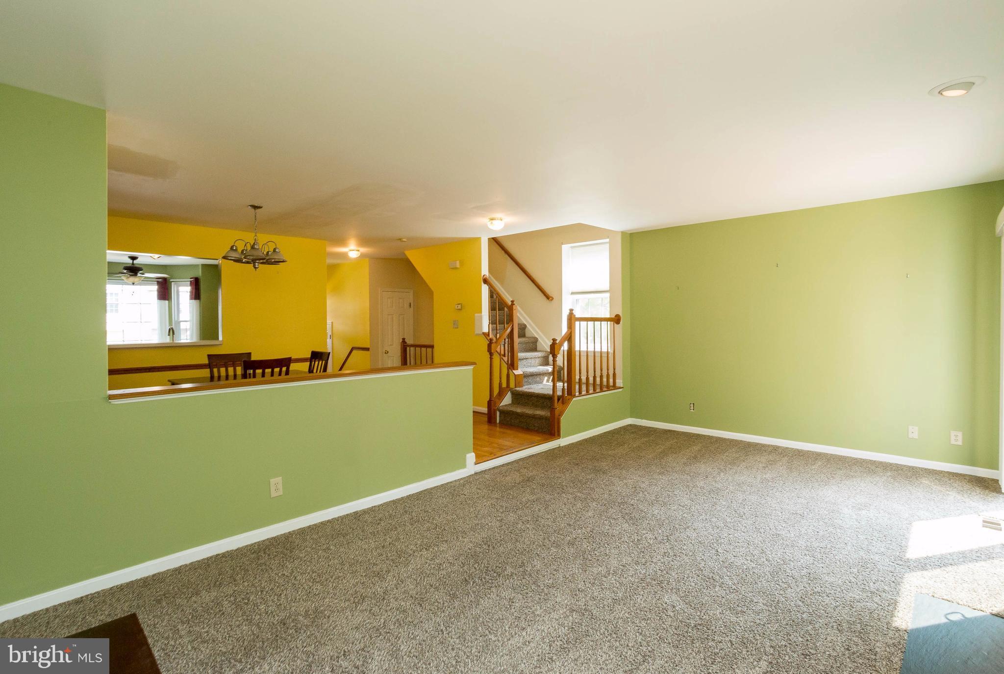 SPRING KNOLL - Residential