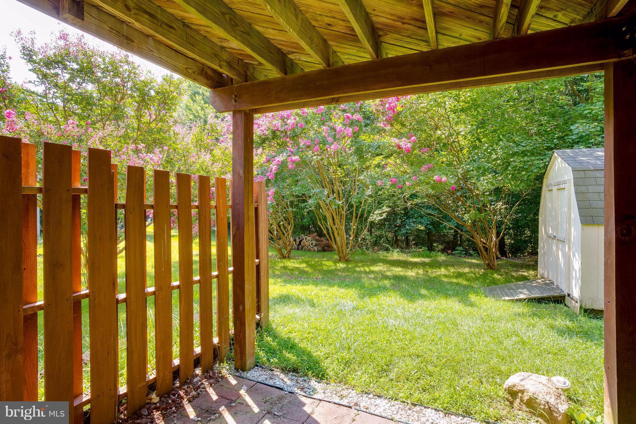 SPRING KNOLL - Residential