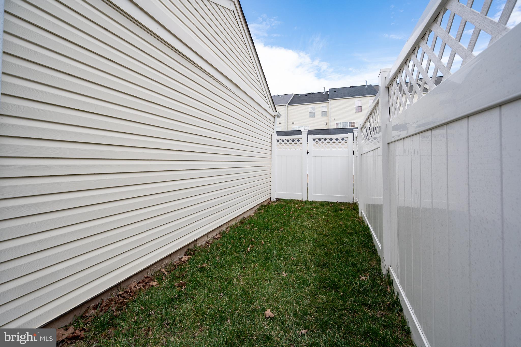 SOUTH RIDING - Residential