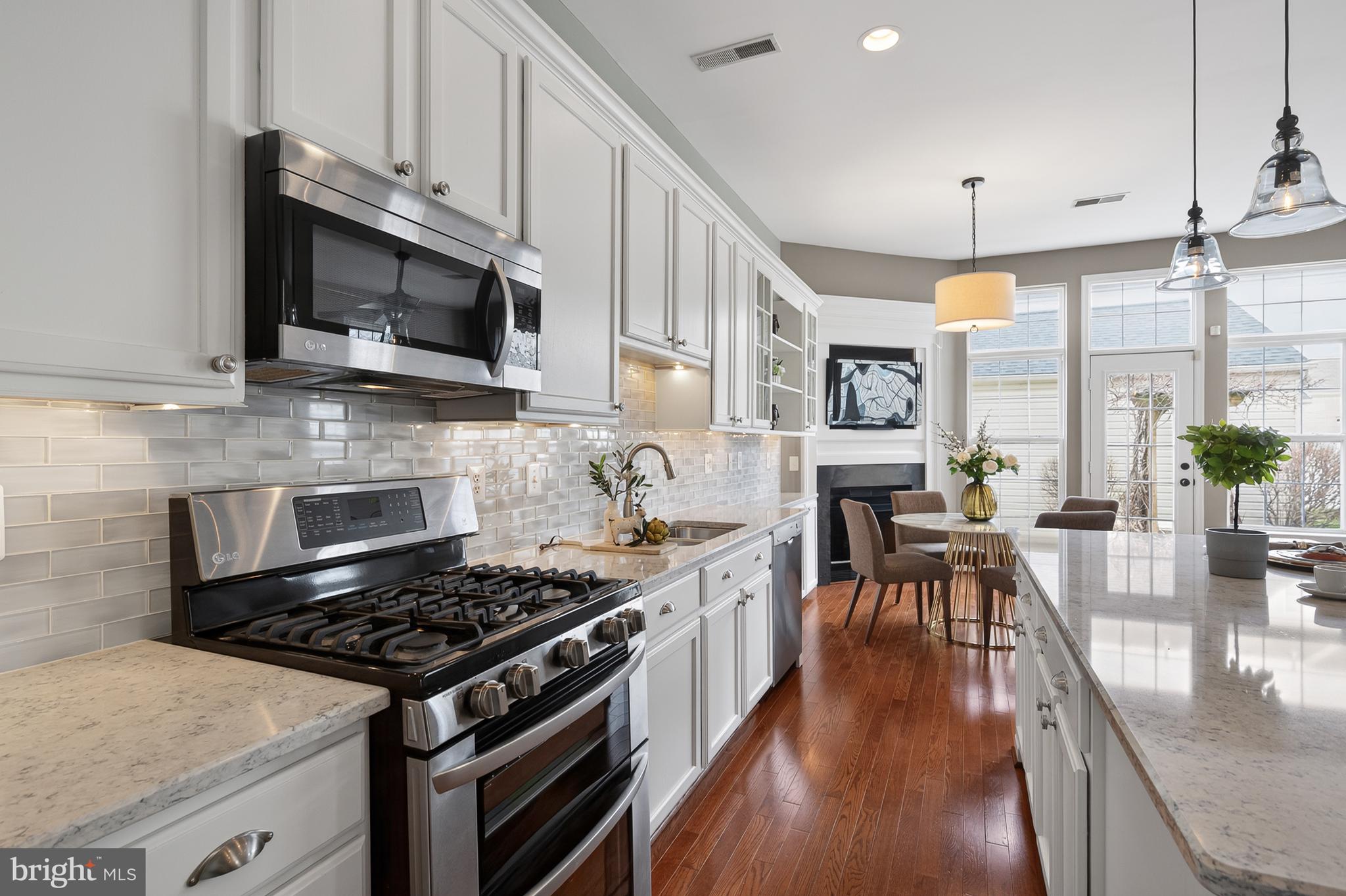 SOUTH RIDING - Residential