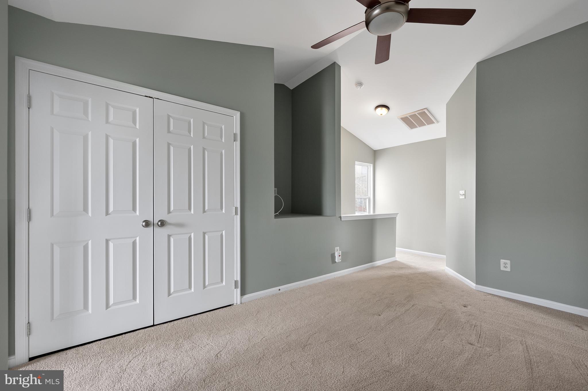 SOUTH RIDING - Residential