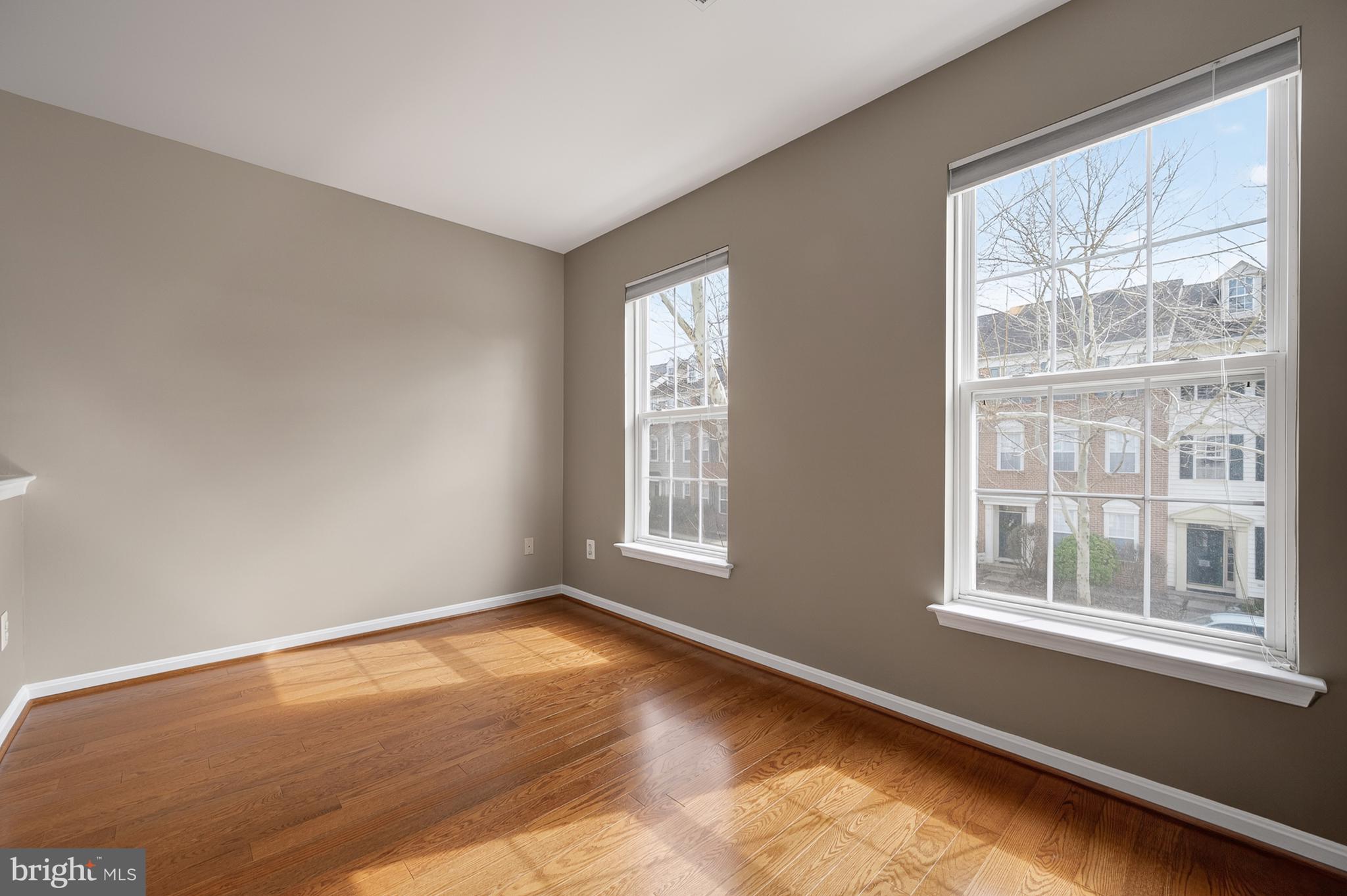 SOUTH RIDING - Residential