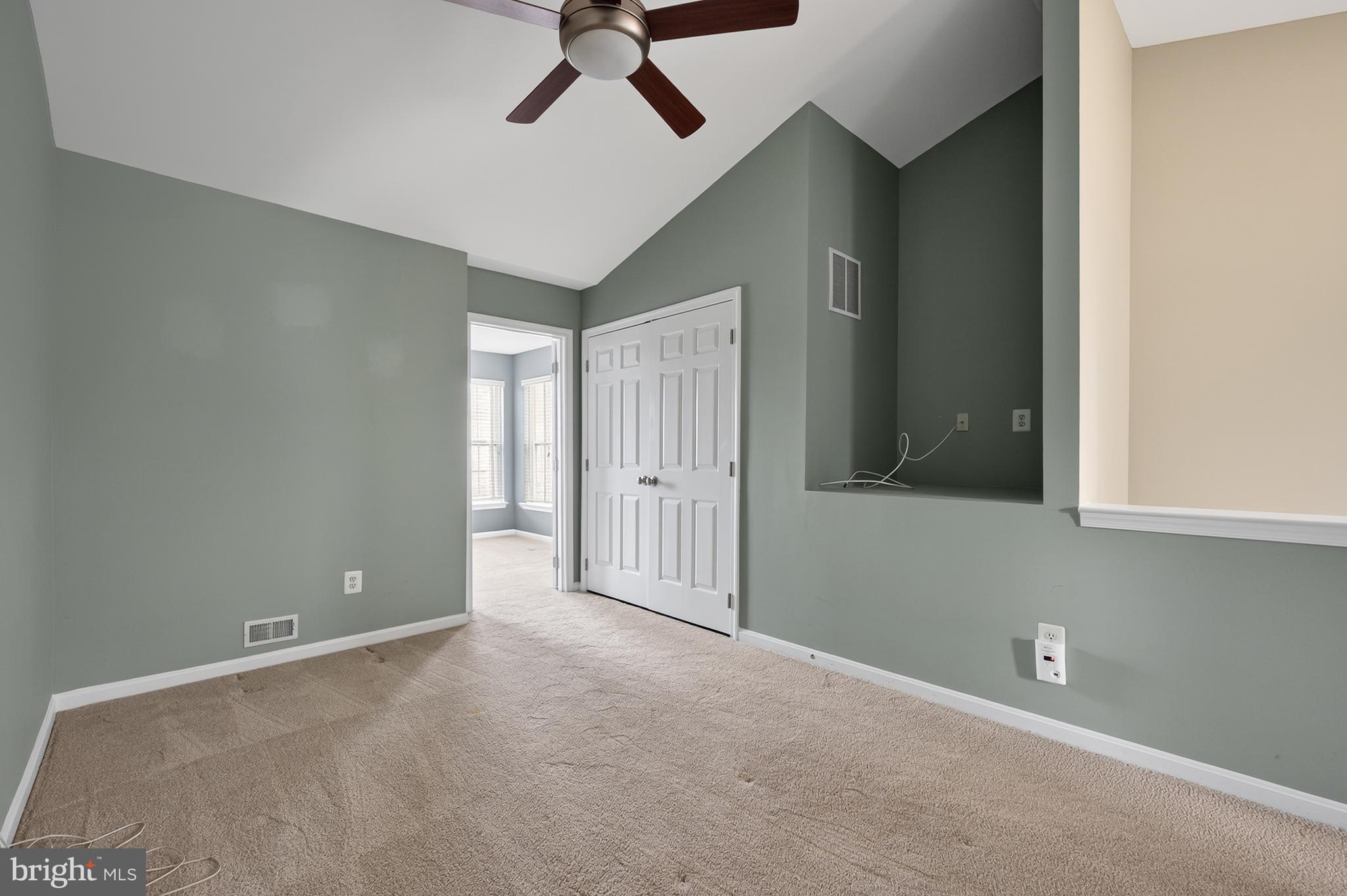 SOUTH RIDING - Residential