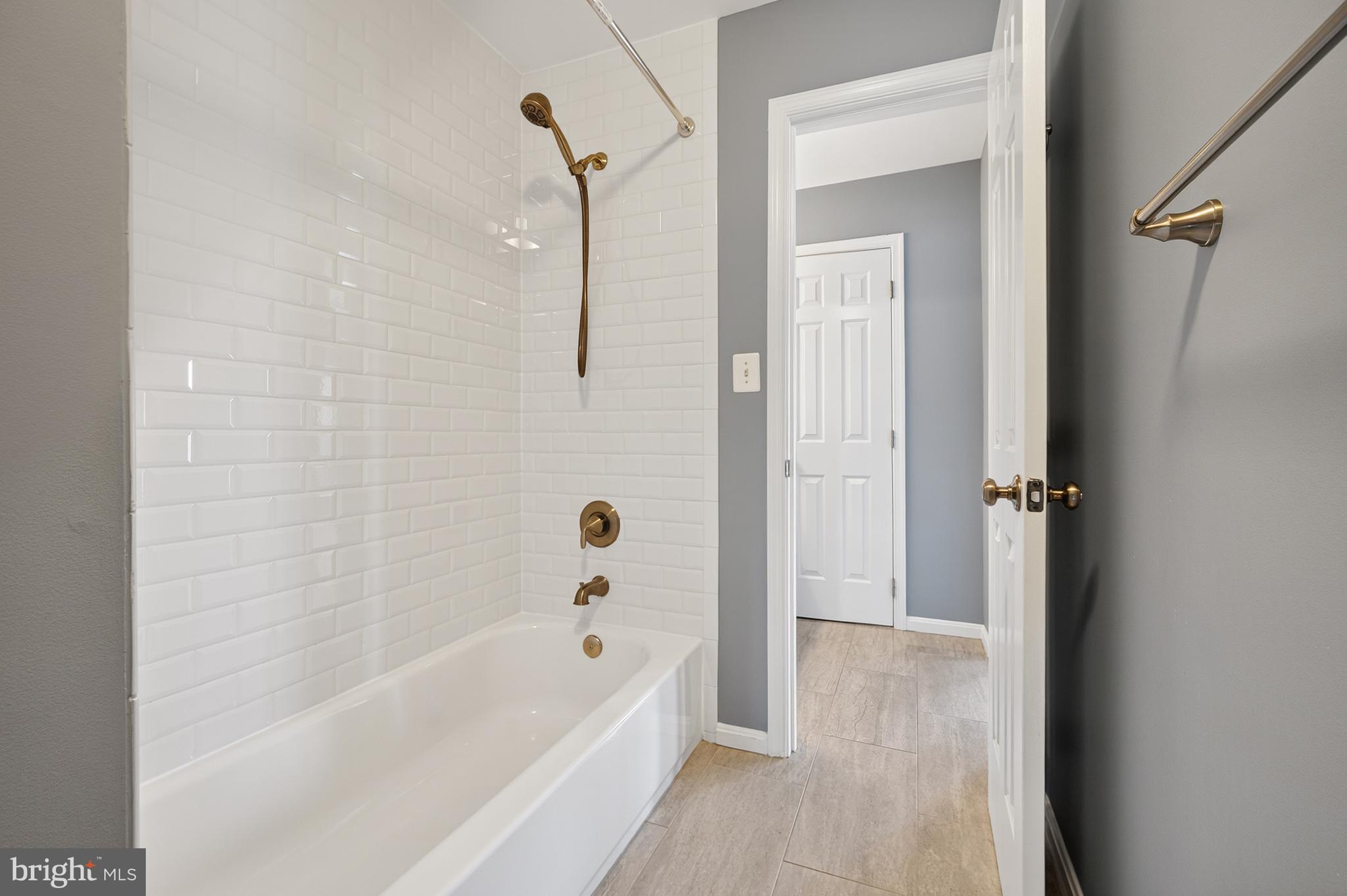 SOUTH RIDING - Residential