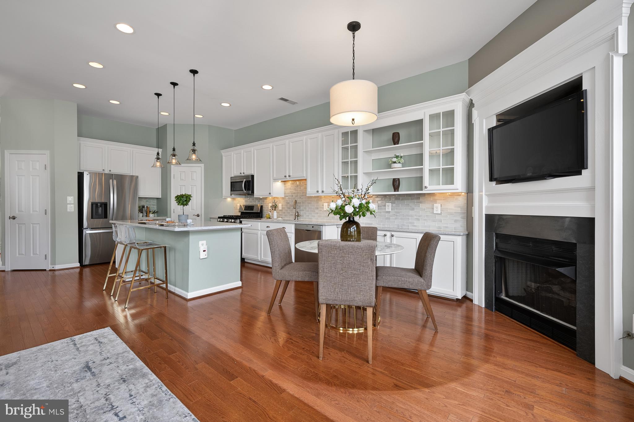 SOUTH RIDING - Residential