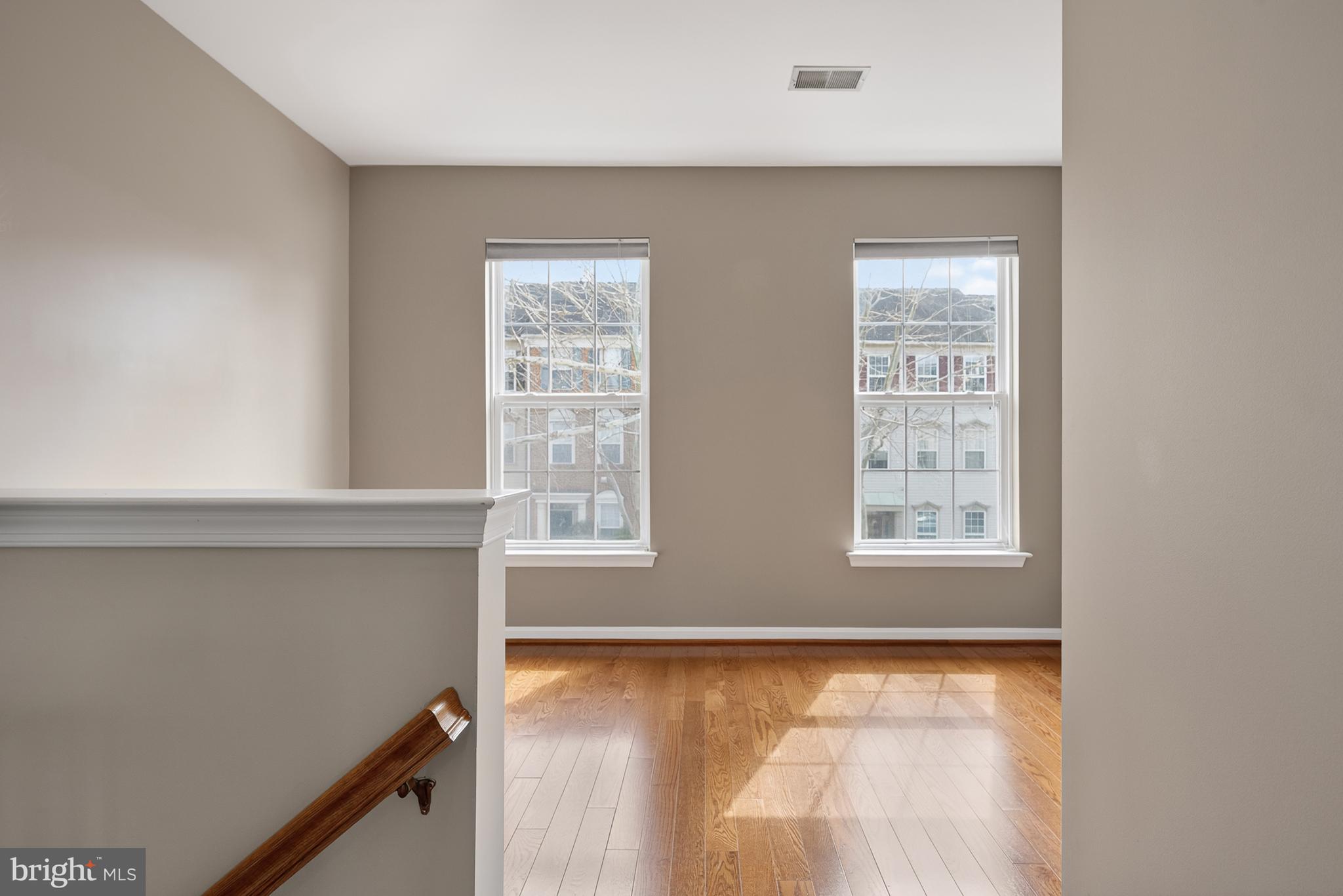 SOUTH RIDING - Residential