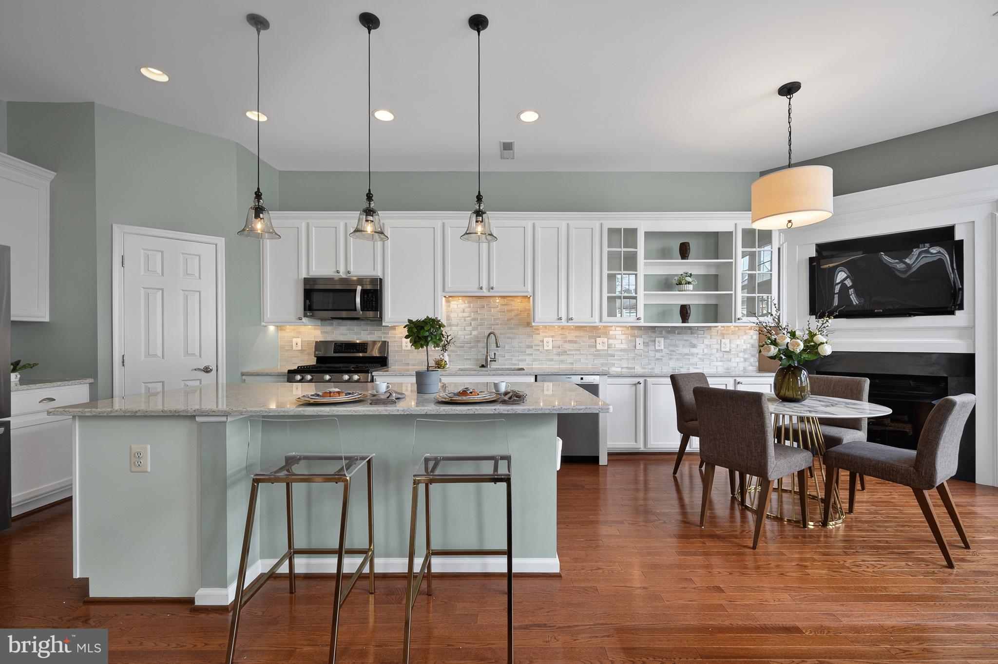 SOUTH RIDING - Residential