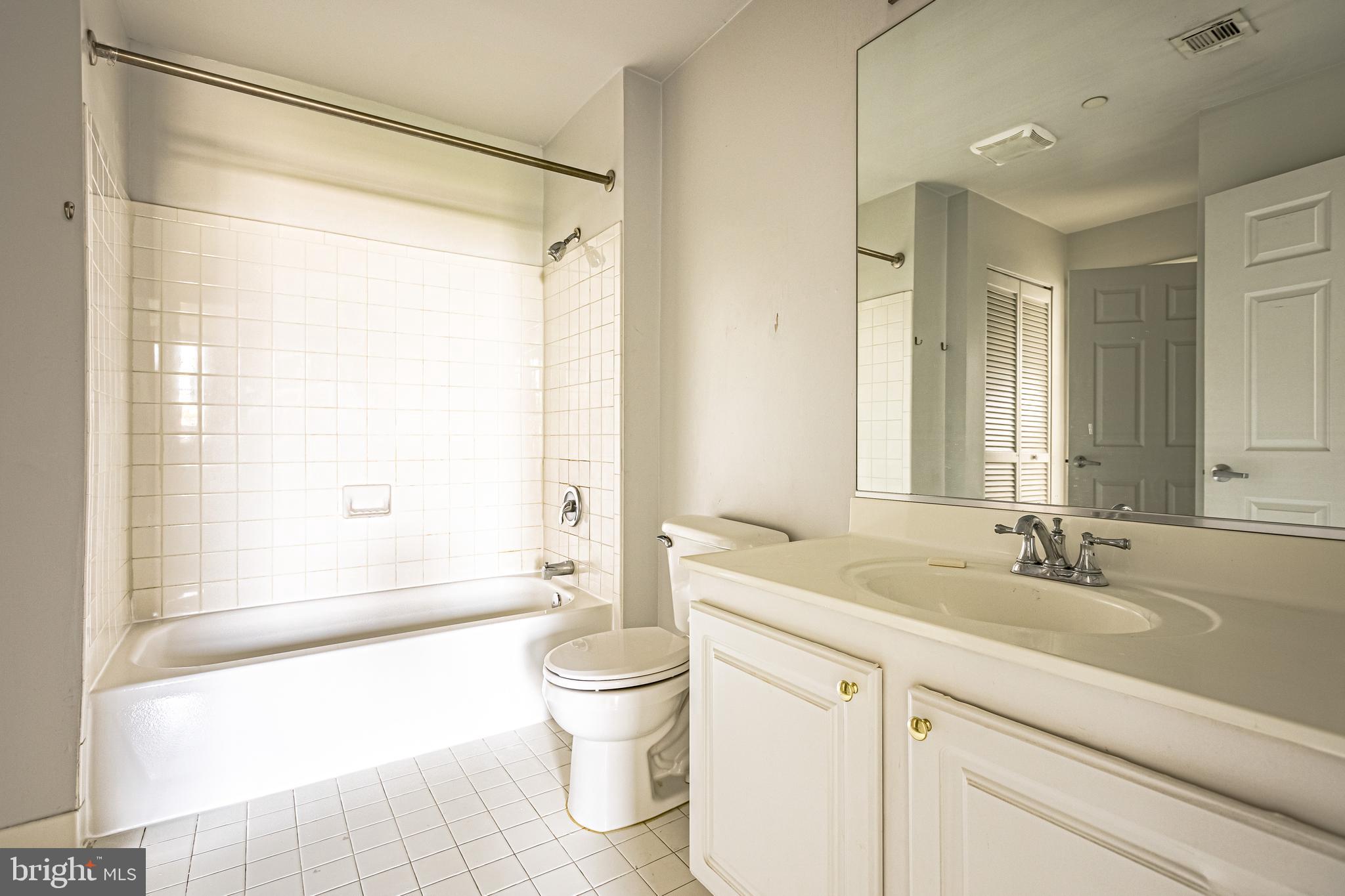 PIERSIDE AT HARBORVIEW - Residential Lease