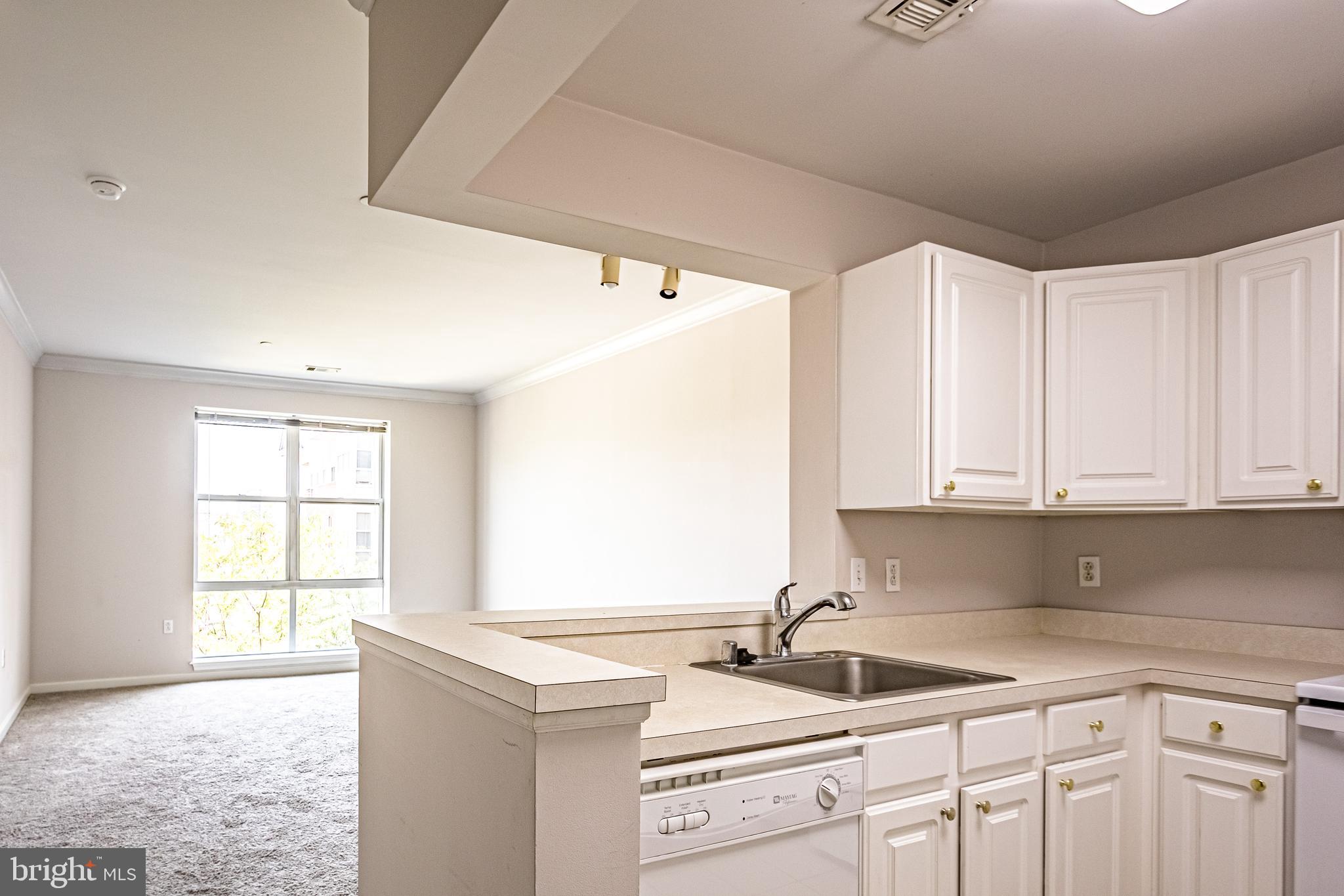 PIERSIDE AT HARBORVIEW - Residential Lease