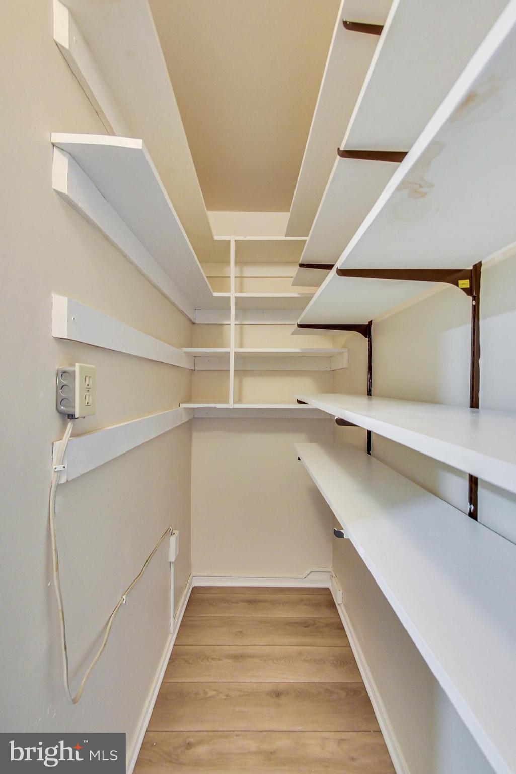 CENTER COURT - Residential Lease