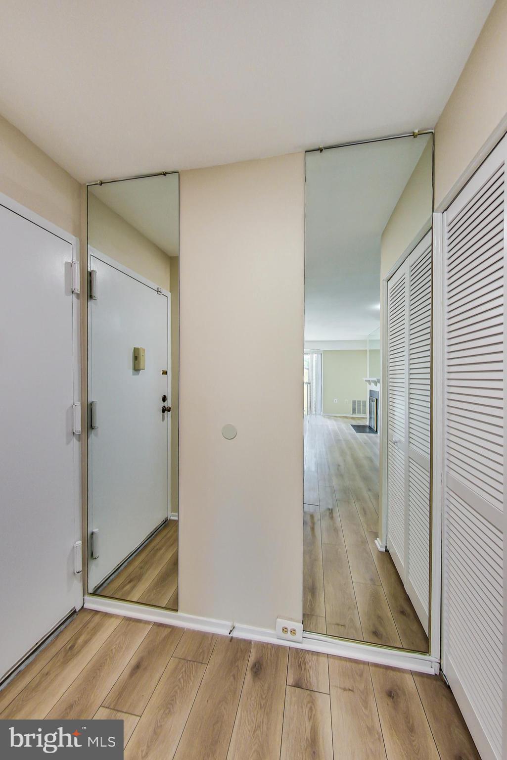 CENTER COURT - Residential Lease