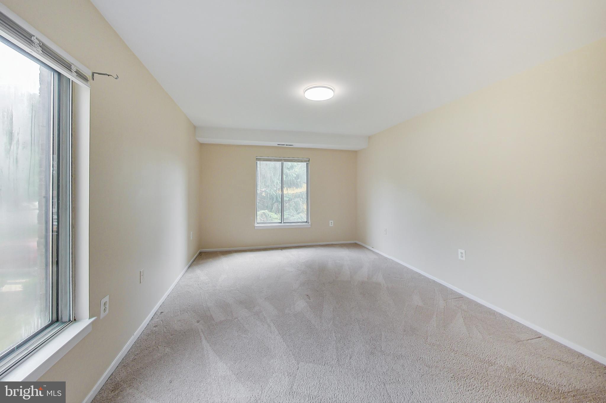 CENTER COURT - Residential Lease