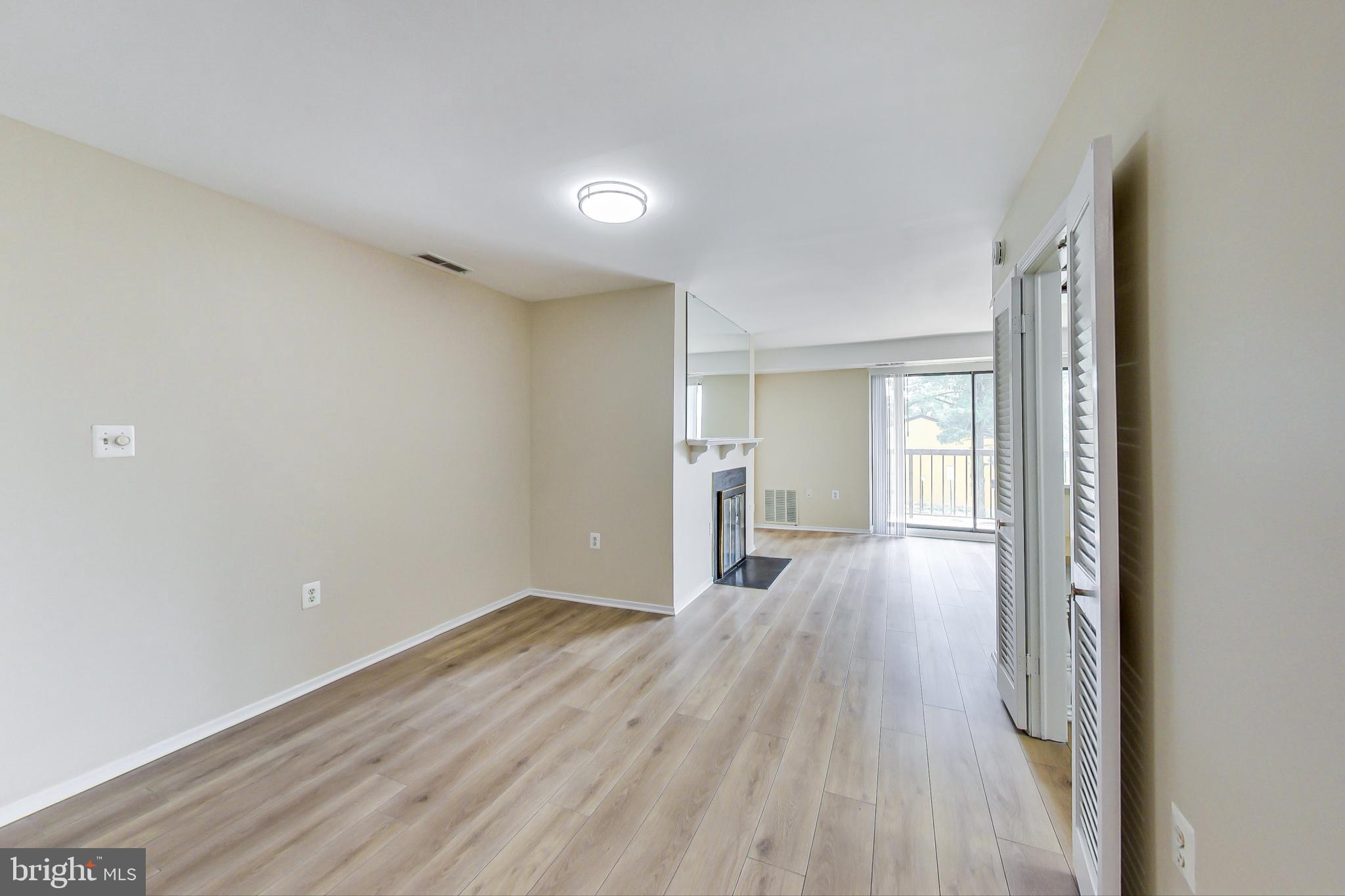 CENTER COURT - Residential Lease