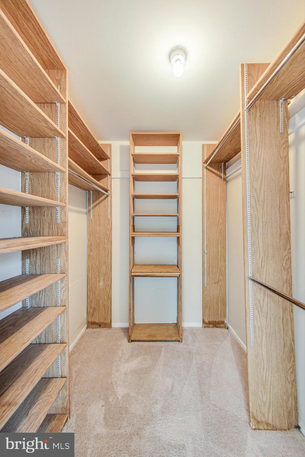 CENTER COURT - Residential Lease