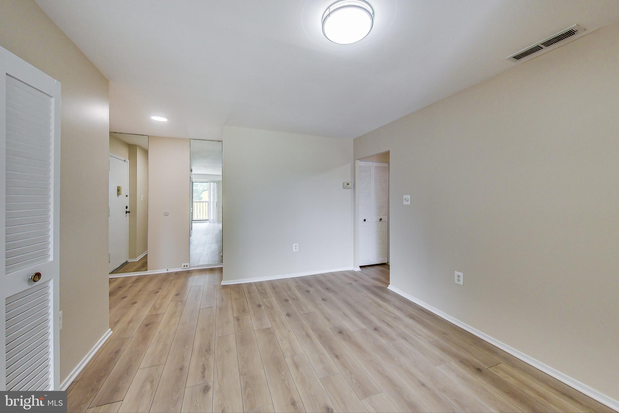 CENTER COURT - Residential Lease