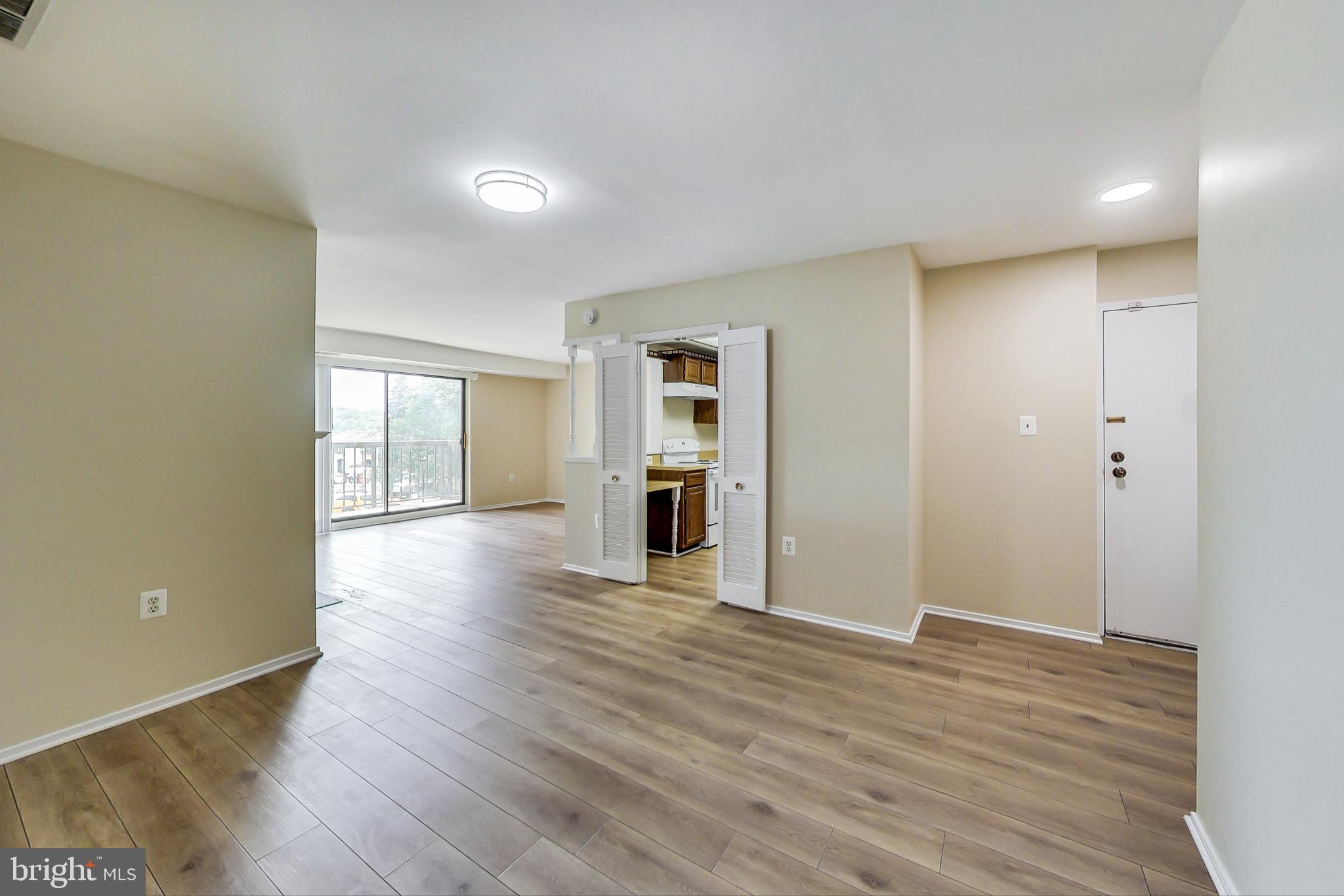 CENTER COURT - Residential Lease