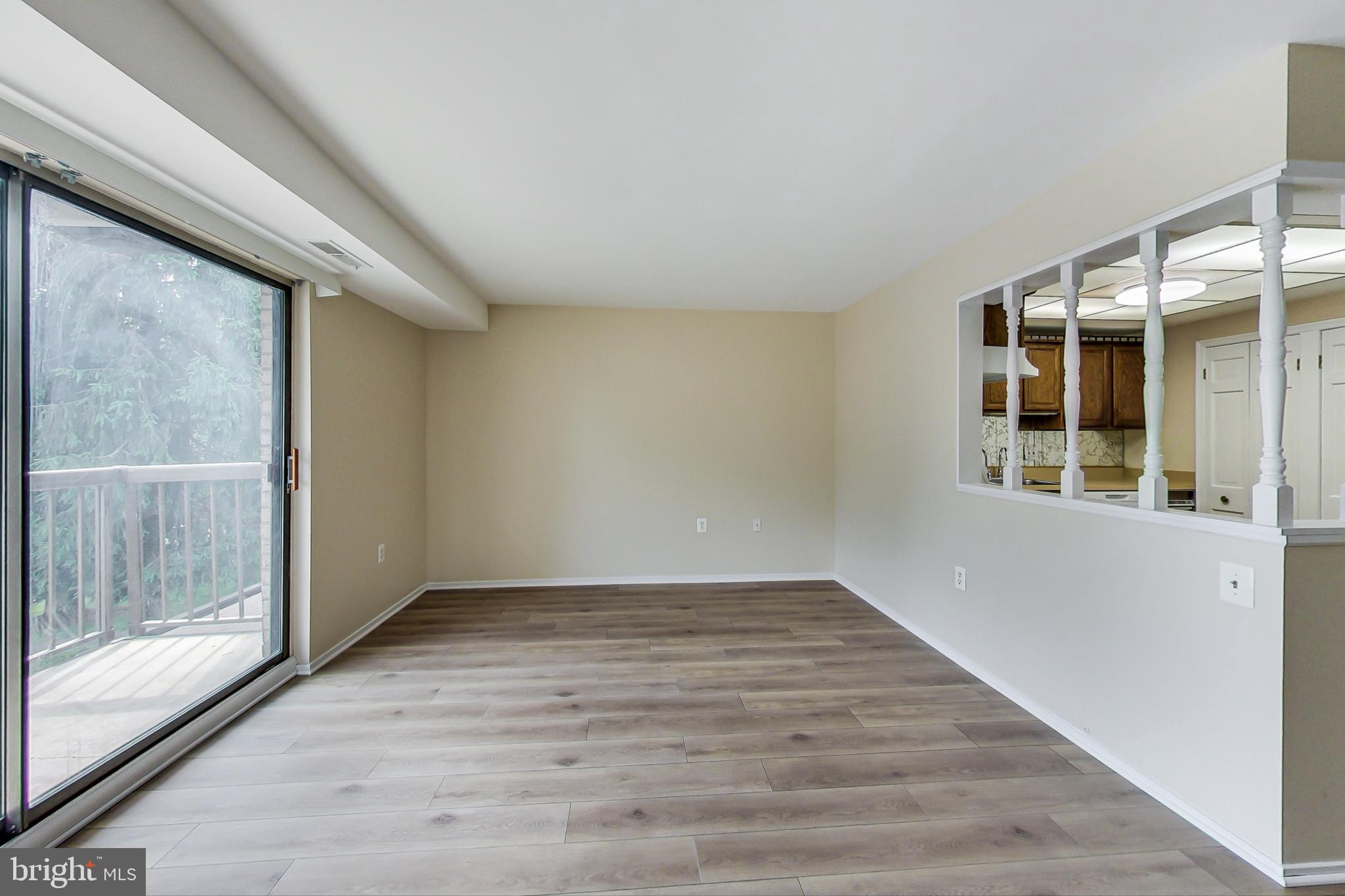 CENTER COURT - Residential Lease