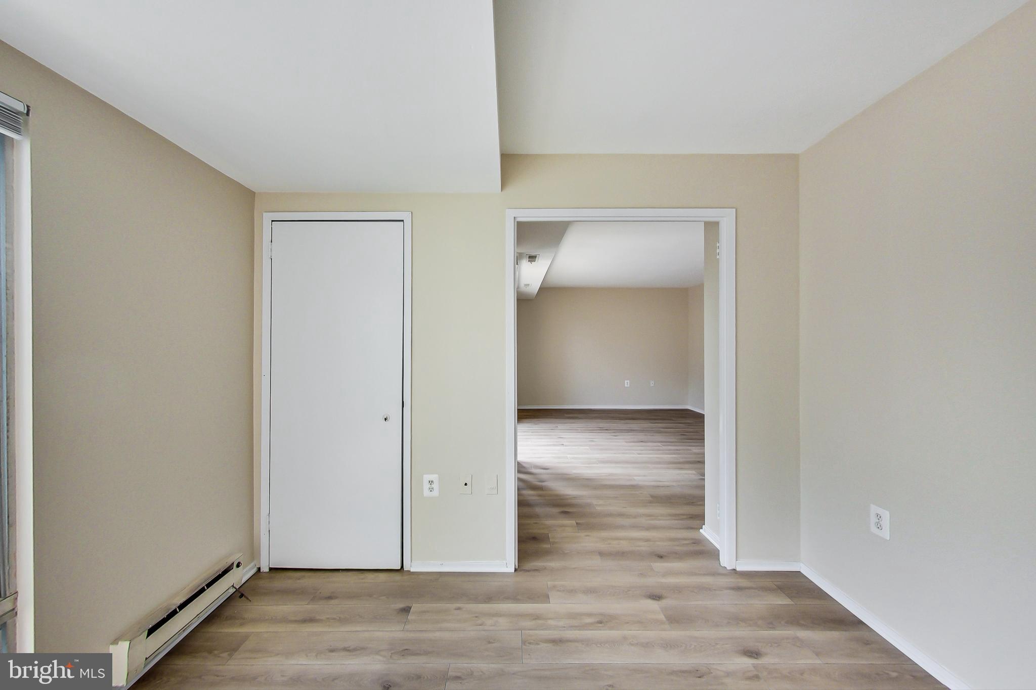 CENTER COURT - Residential Lease