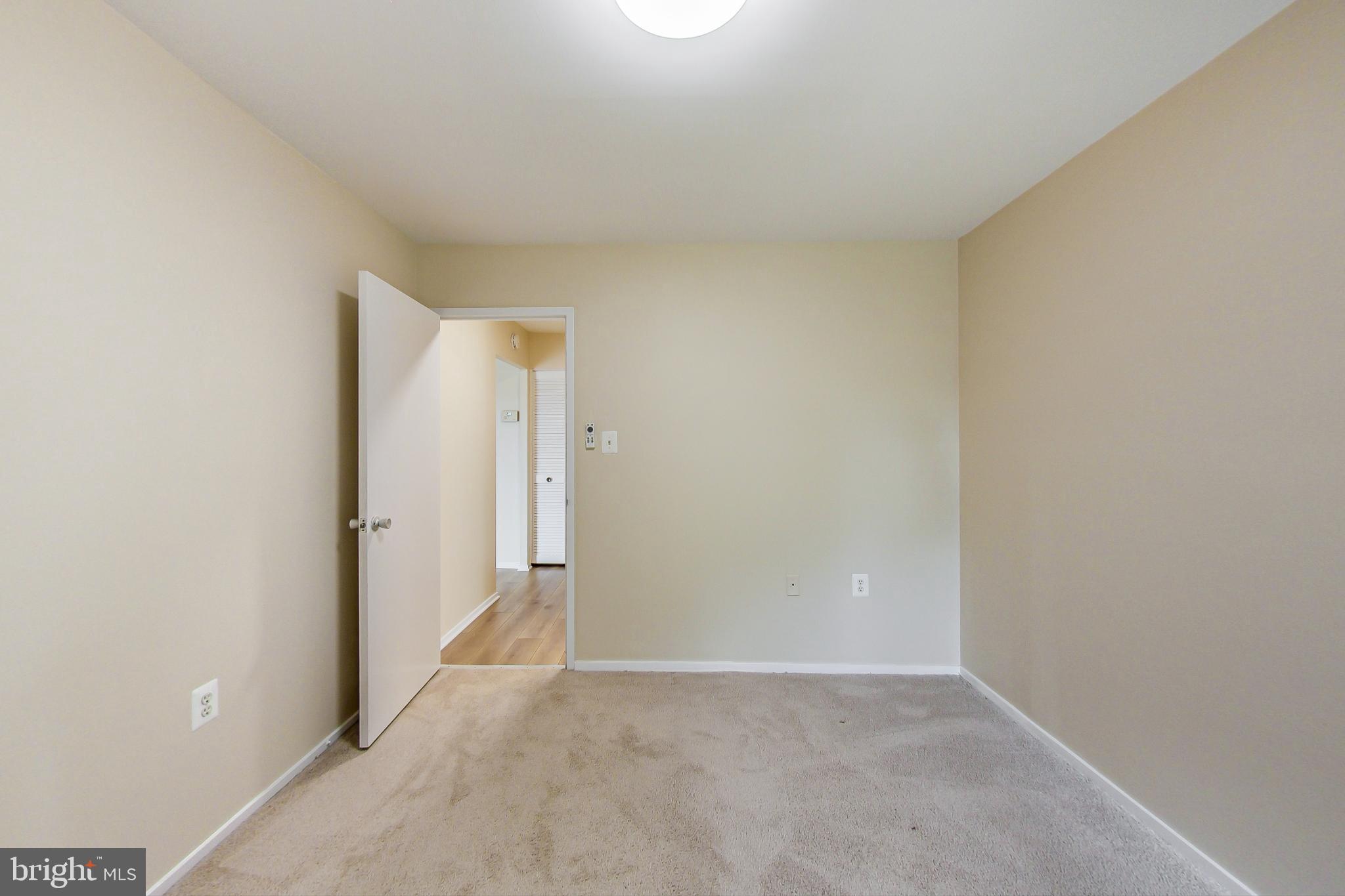 CENTER COURT - Residential Lease